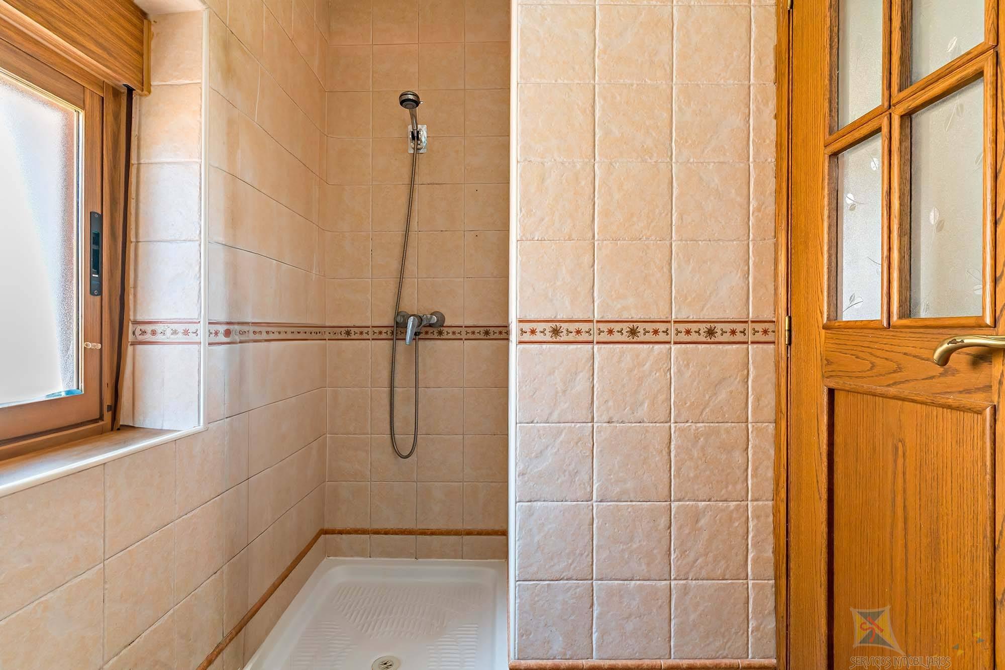For sale of house in Adra