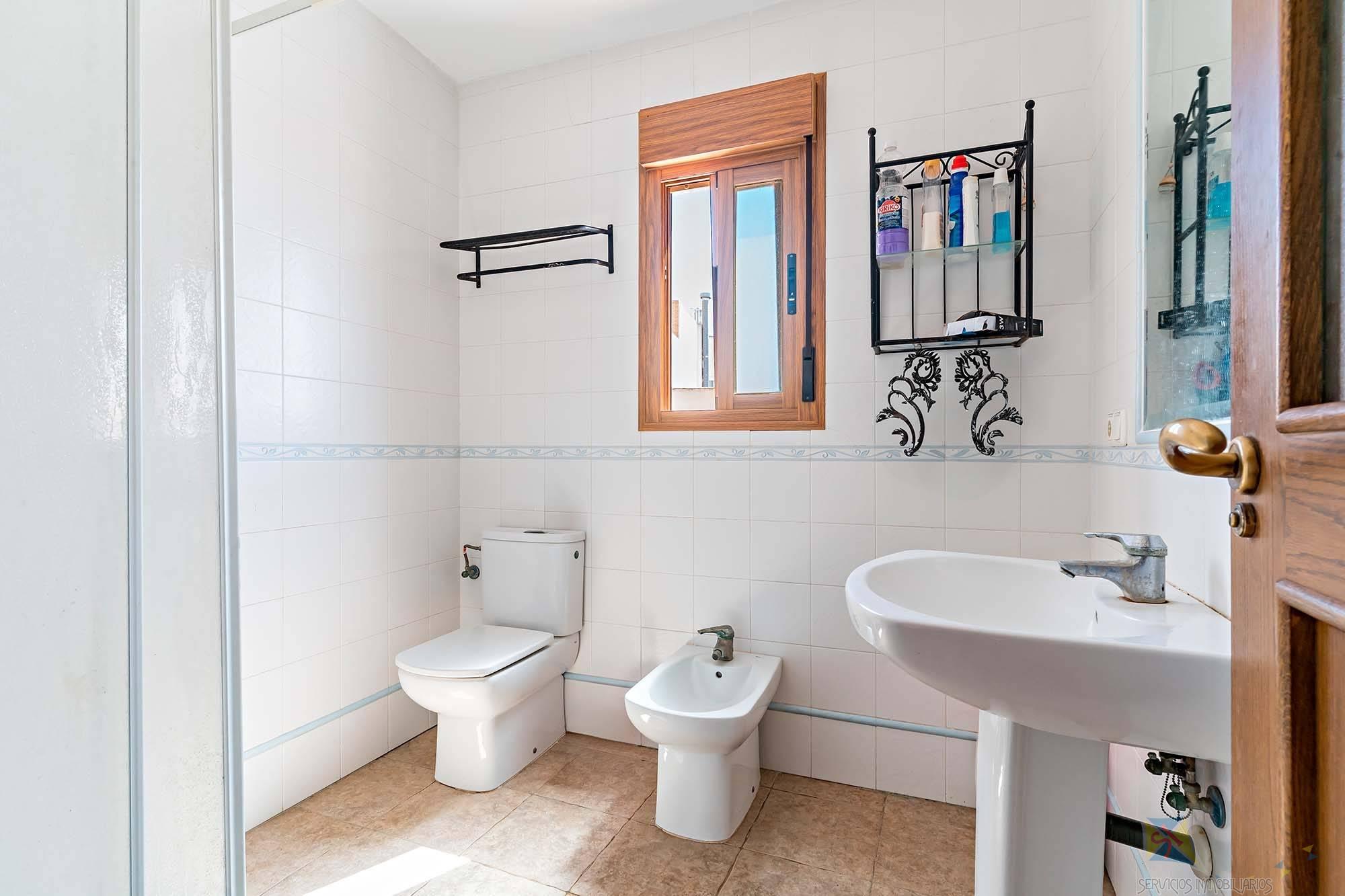 For sale of house in Adra