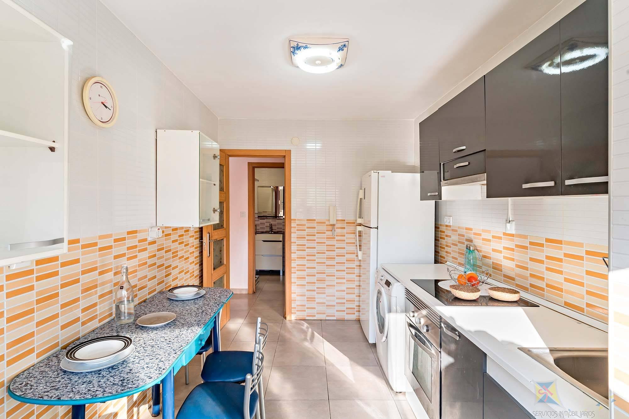 For sale of flat in Roquetas de Mar
