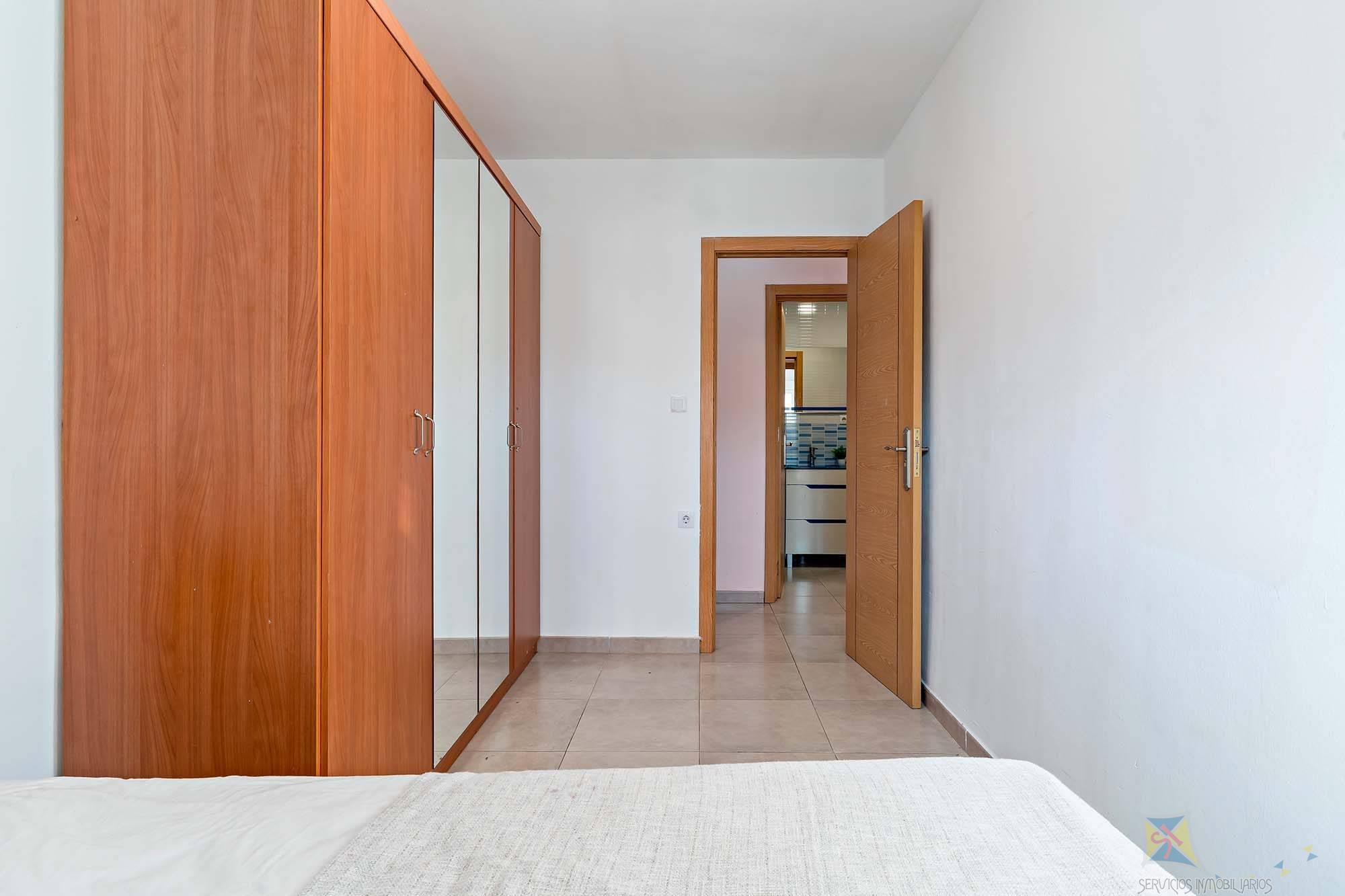 For sale of flat in Roquetas de Mar