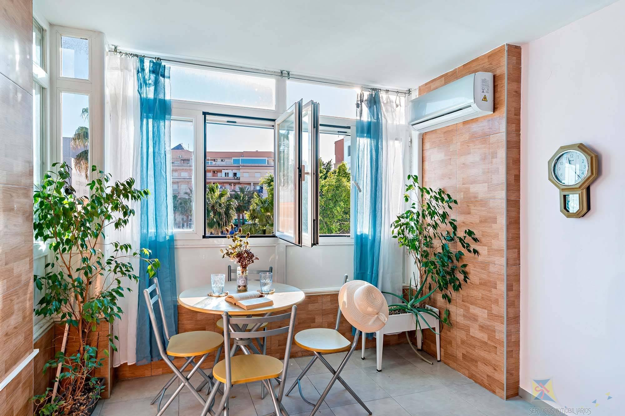 For sale of flat in Roquetas de Mar