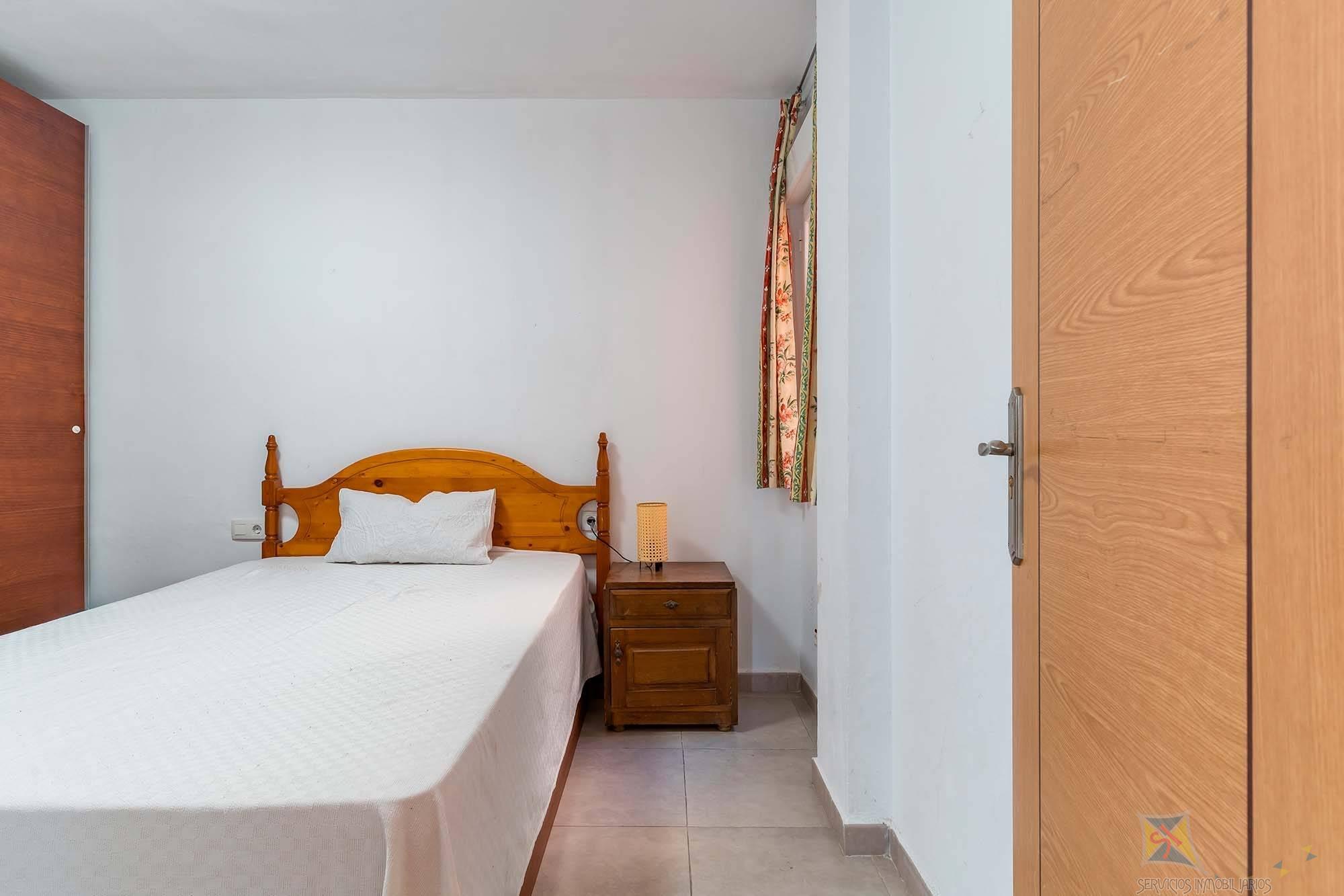 For sale of flat in Roquetas de Mar