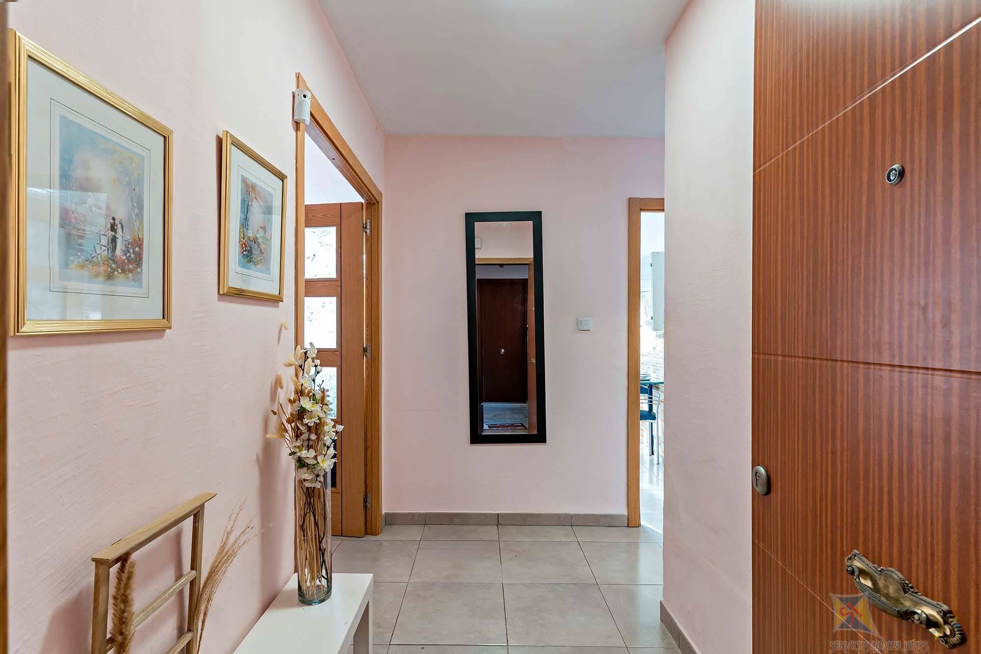 For sale of flat in Roquetas de Mar