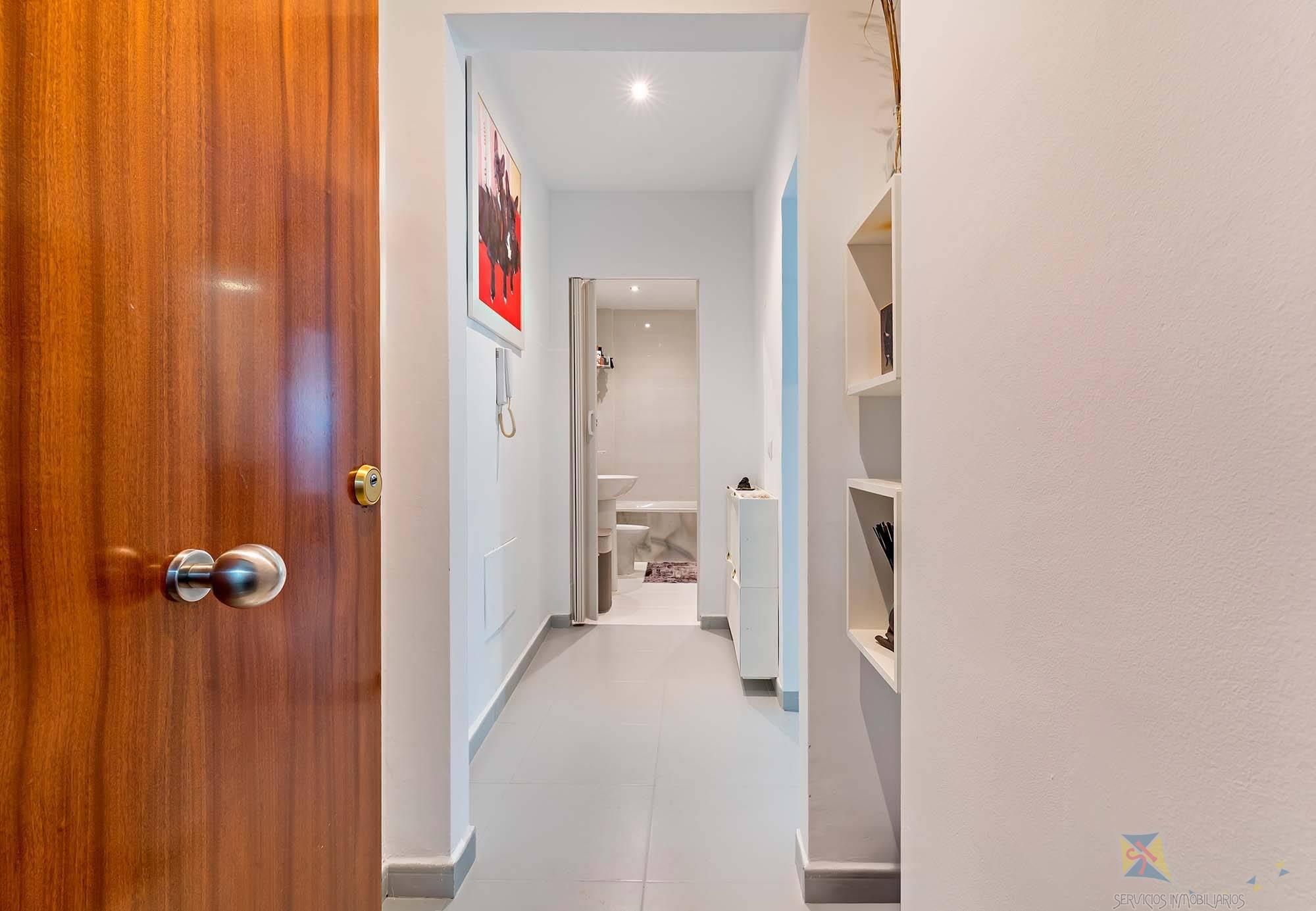 For sale of flat in Roquetas de Mar