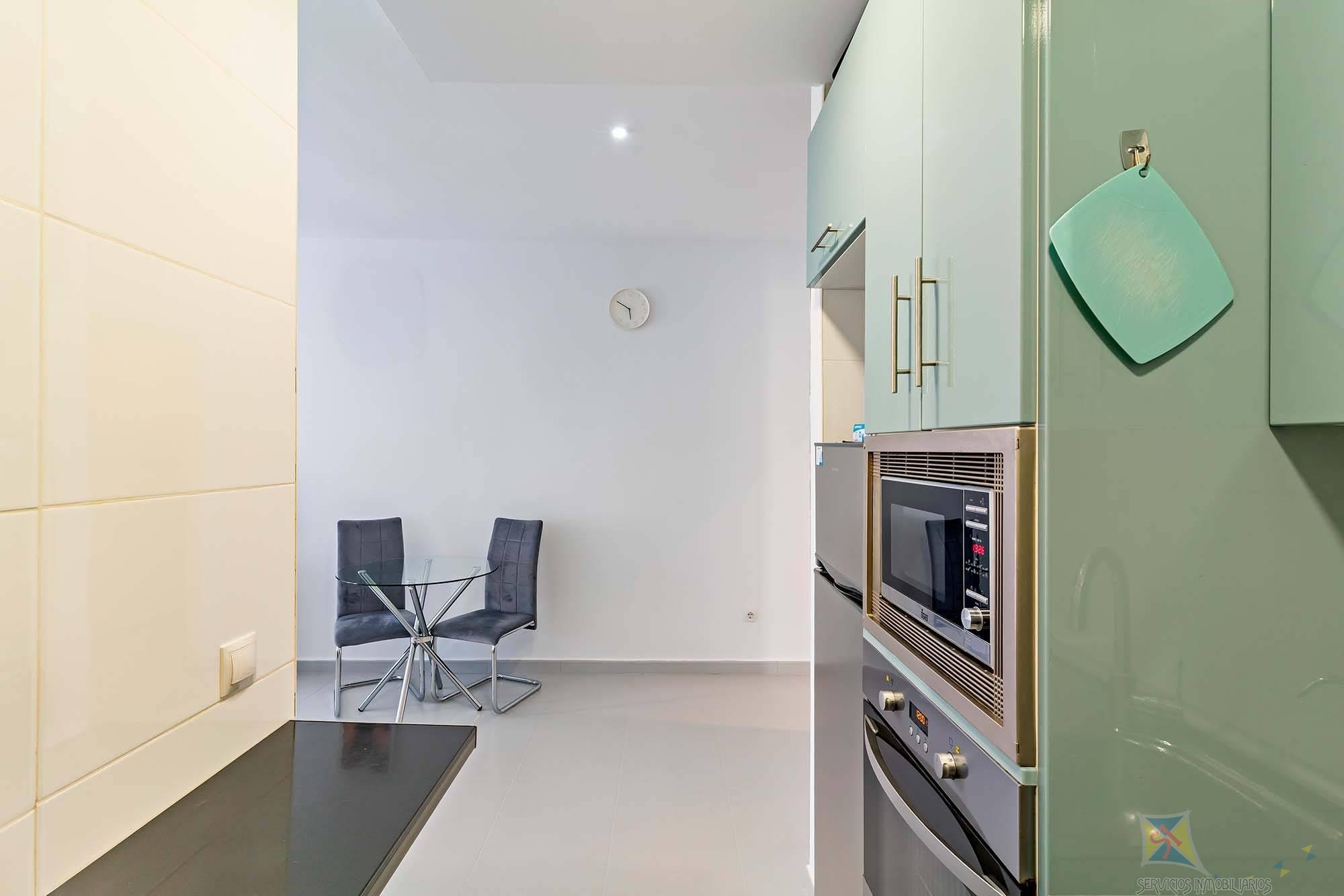 For sale of flat in Roquetas de Mar