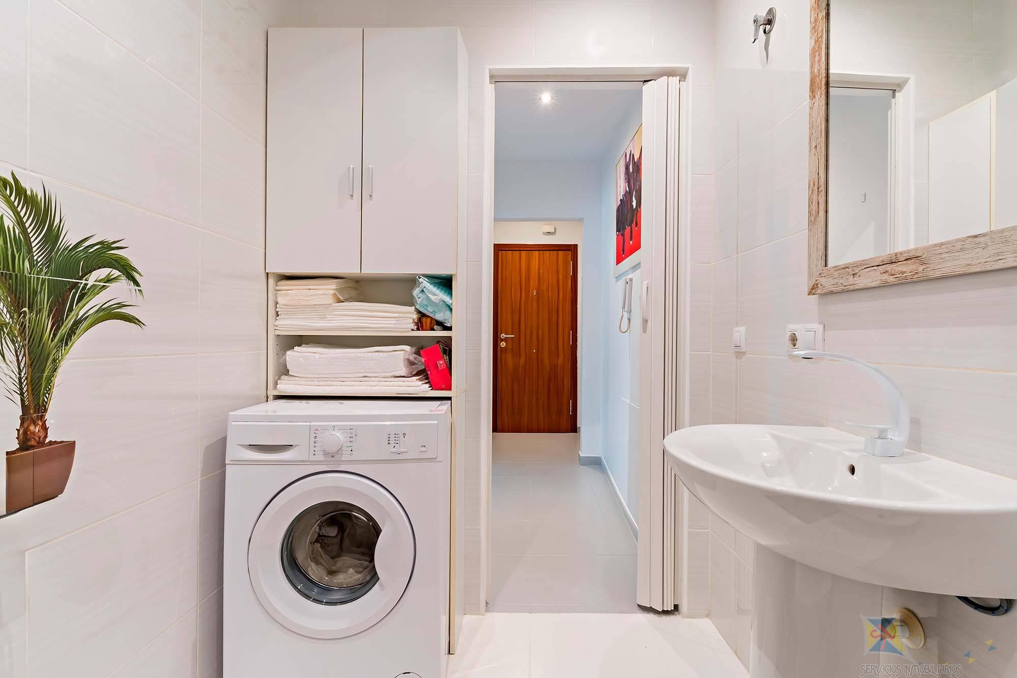 For sale of flat in Roquetas de Mar