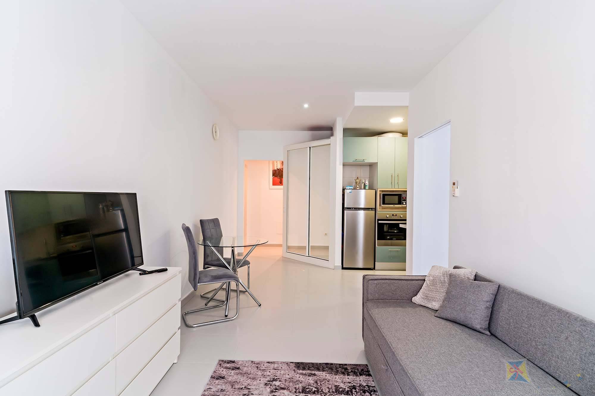 For sale of flat in Roquetas de Mar