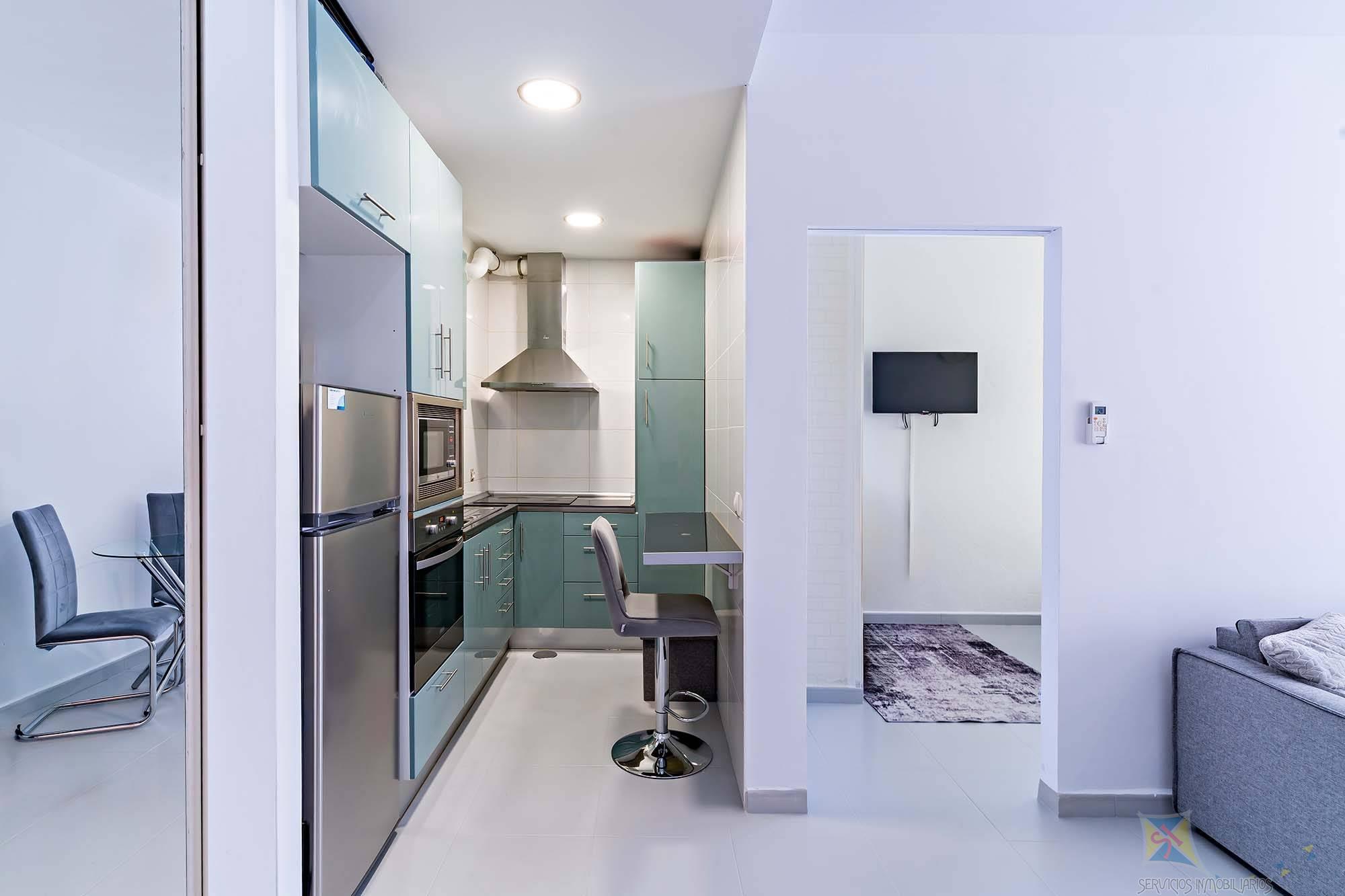For sale of flat in Roquetas de Mar