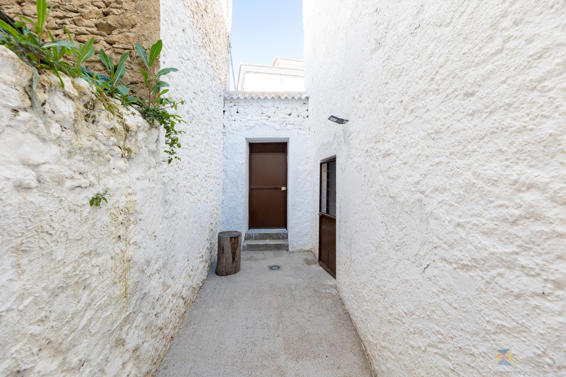 For sale of house in Alhama de Granada