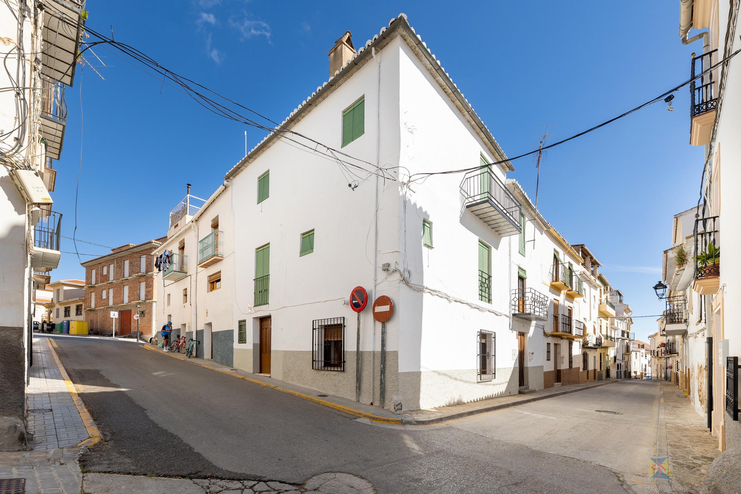For sale of house in Alhama de Granada