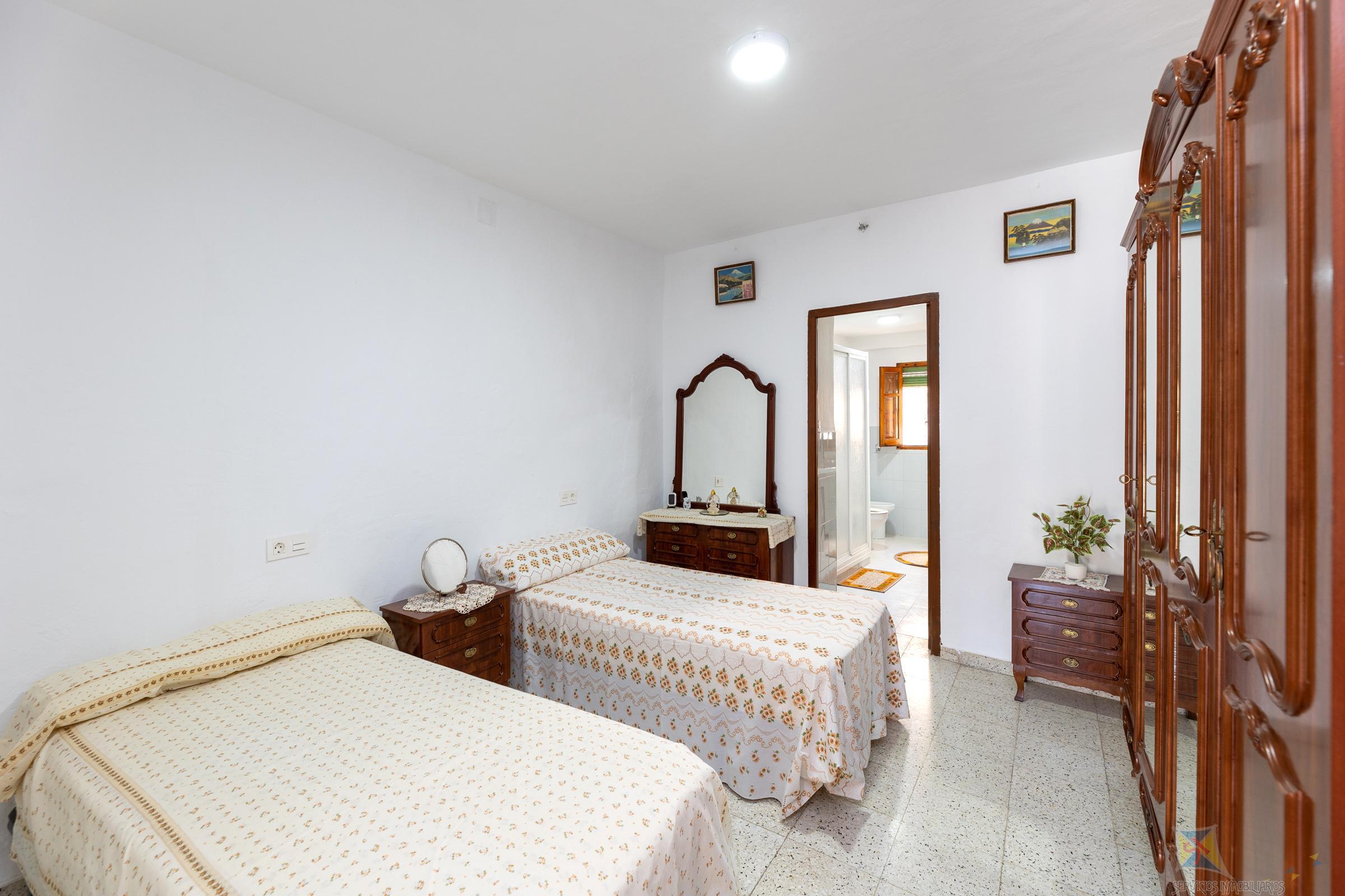 For sale of house in Alhama de Granada