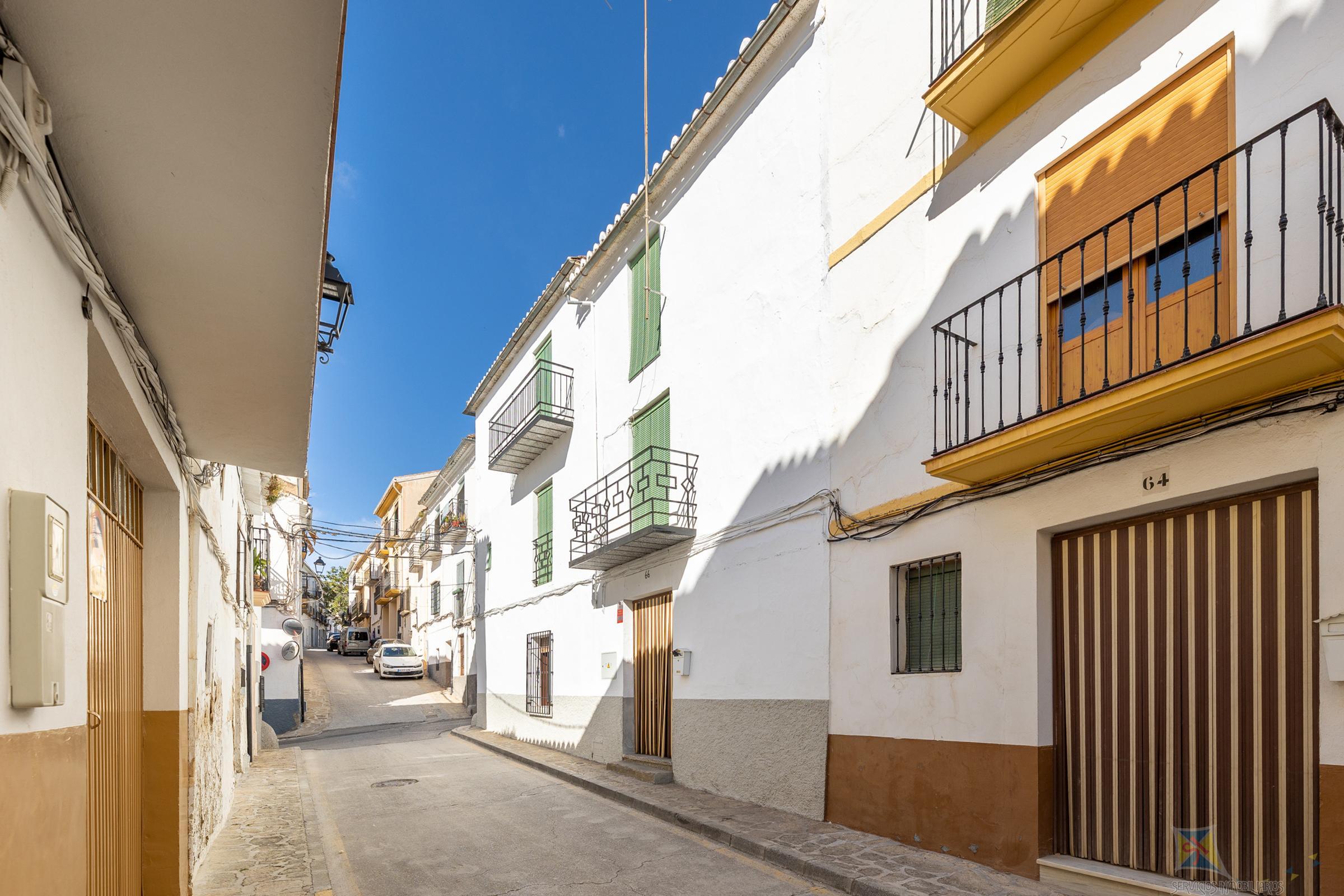 For sale of house in Alhama de Granada