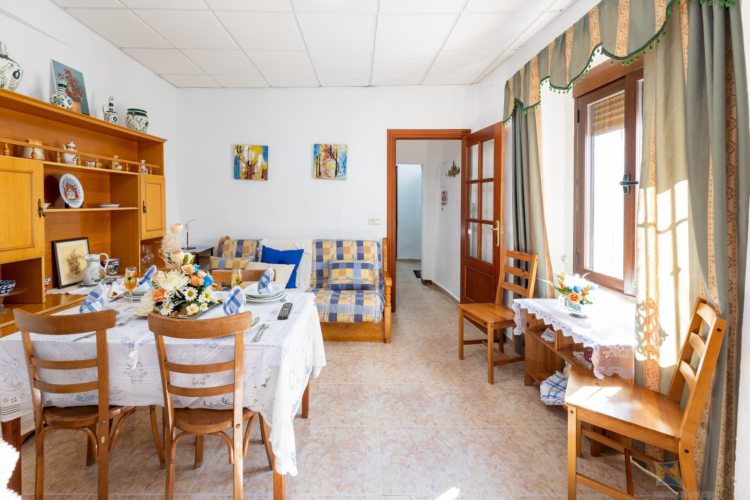 For sale of house in Alhama de Granada