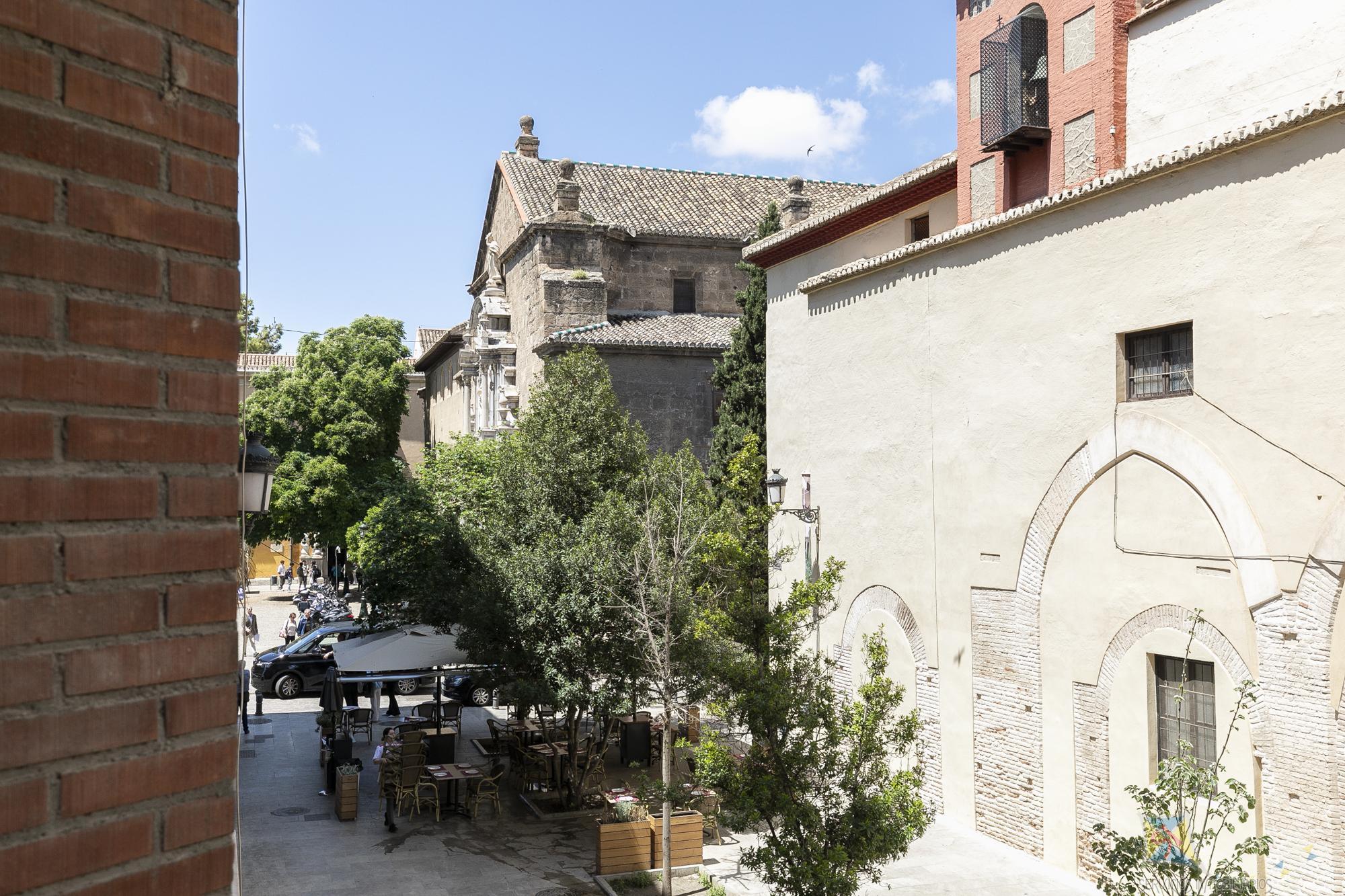 For sale of flat in Granada