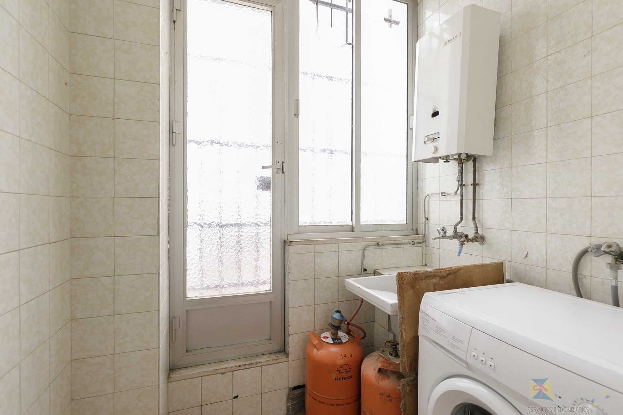 For sale of flat in Granada
