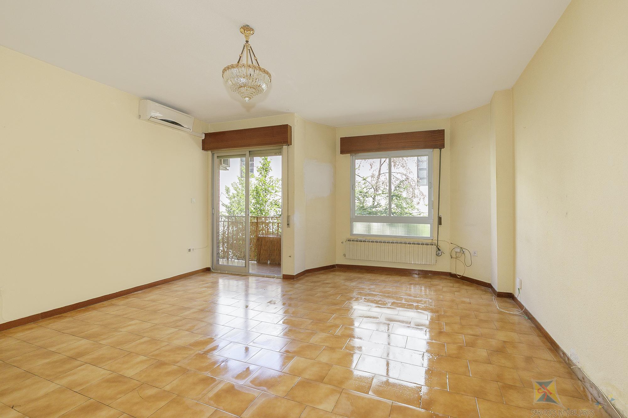 For sale of flat in Granada