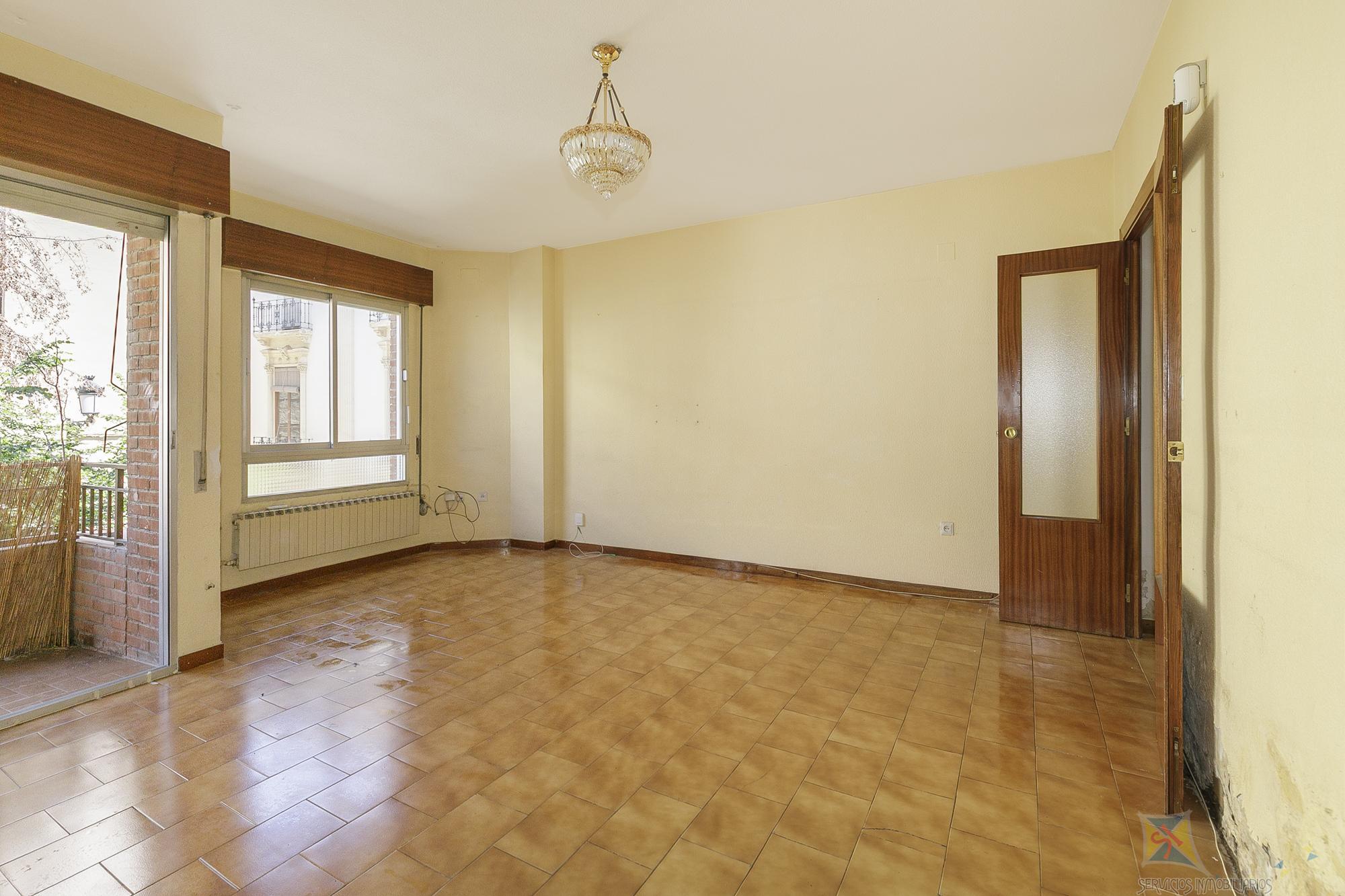 For sale of flat in Granada