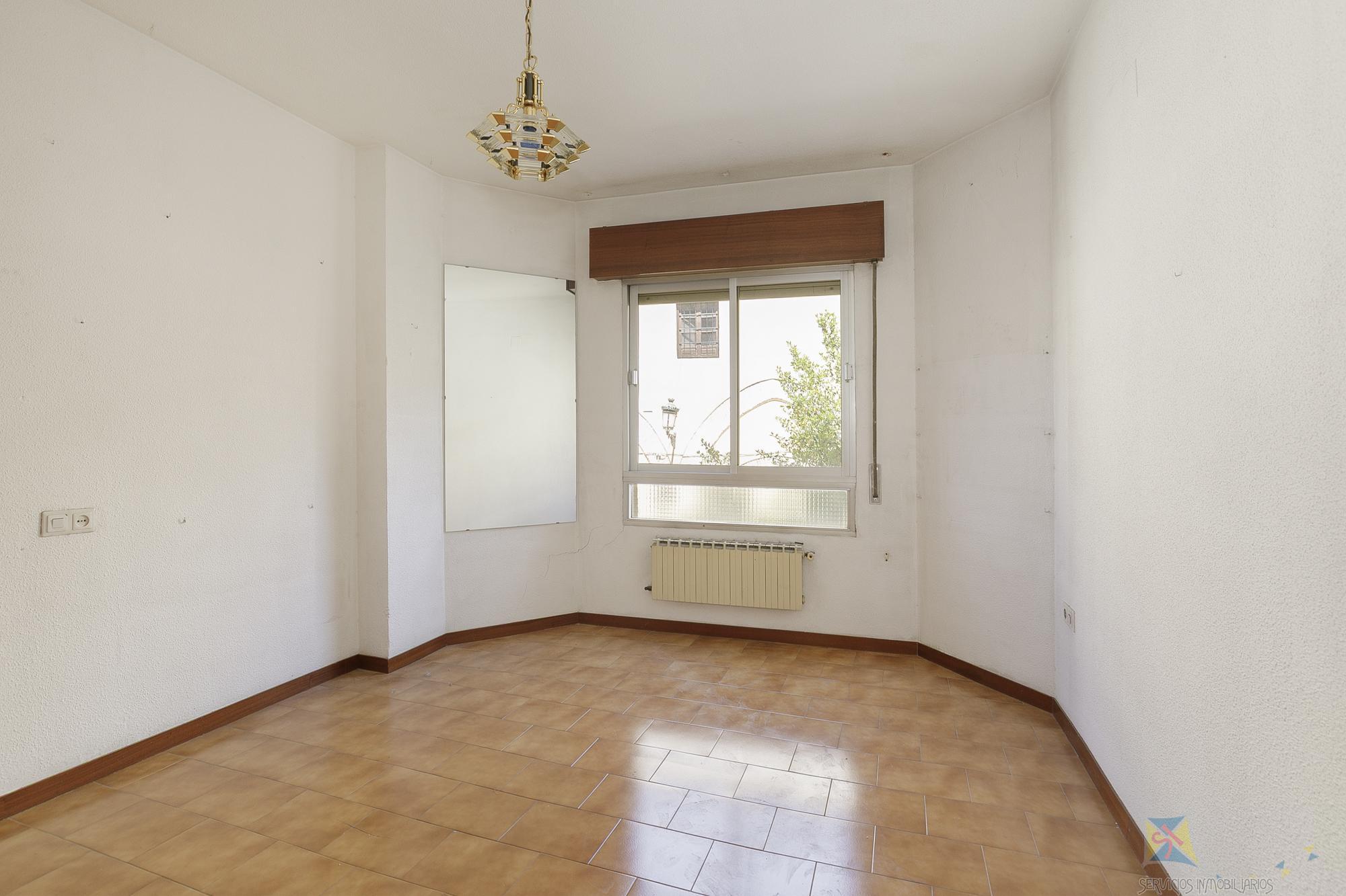 For sale of flat in Granada