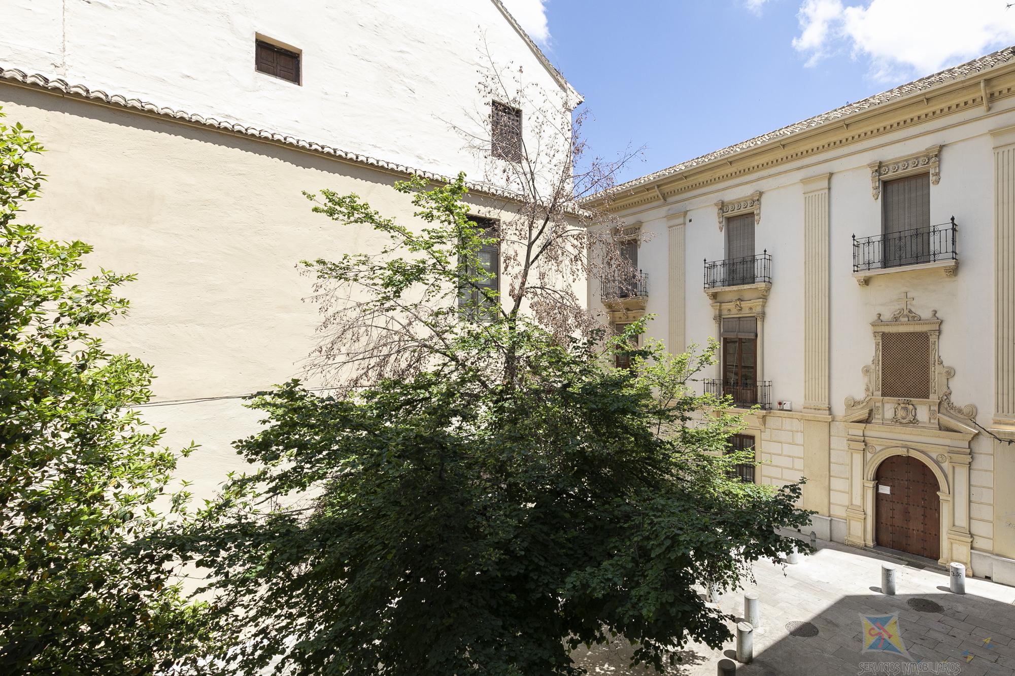 For sale of flat in Granada