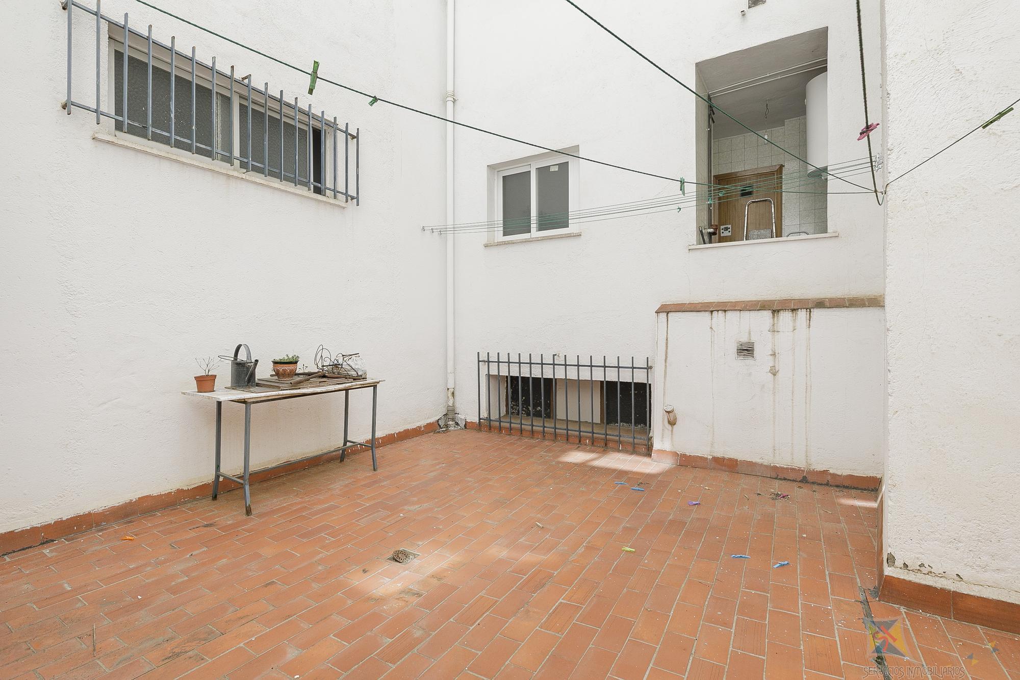 For sale of flat in Granada