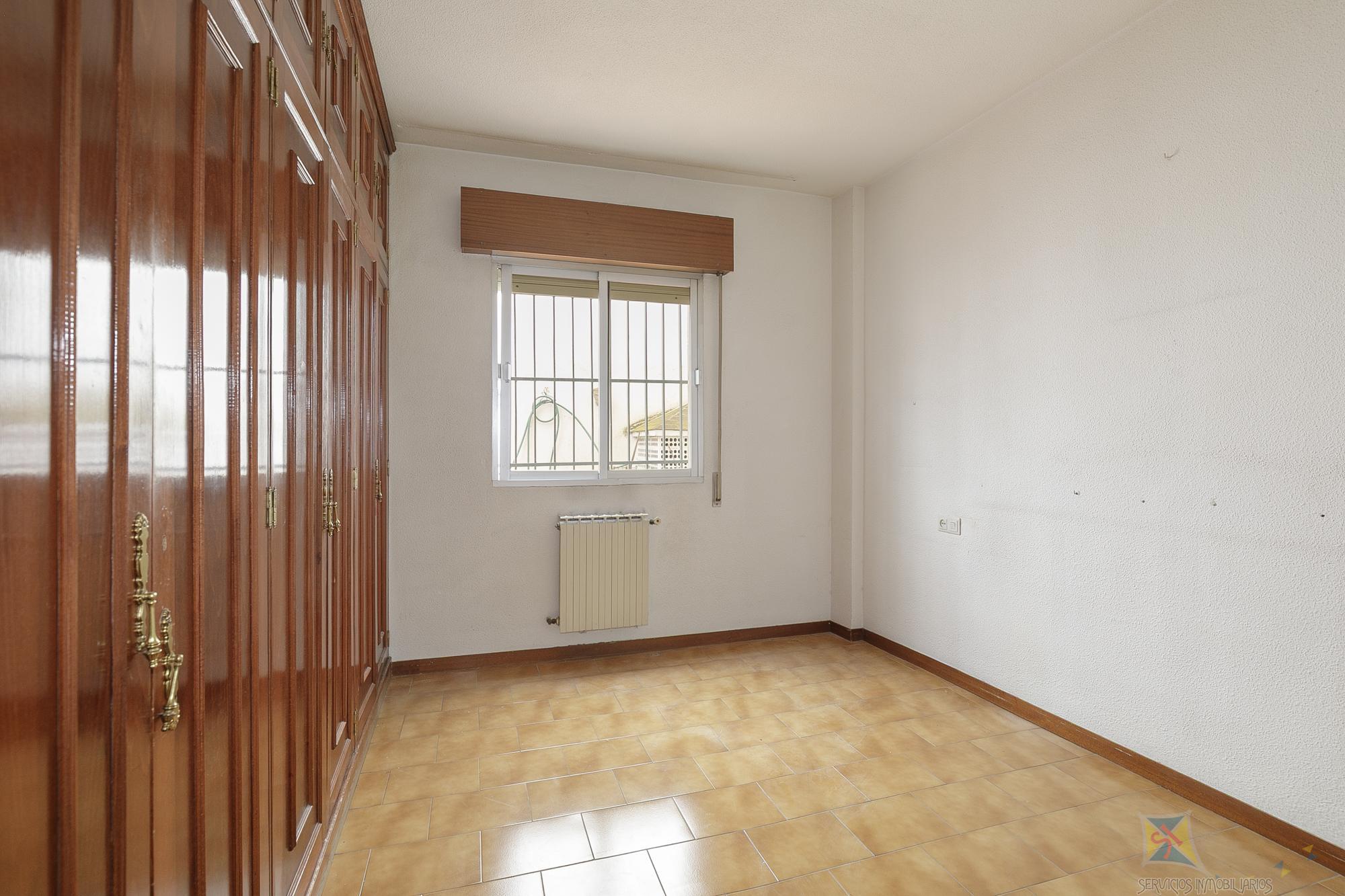 For sale of flat in Granada