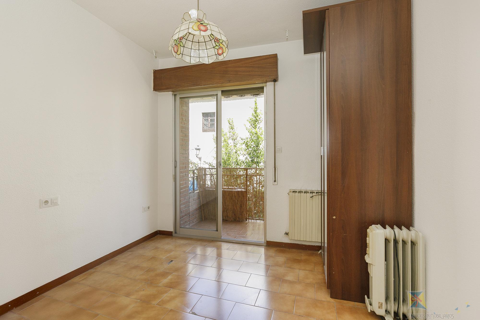 For sale of flat in Granada