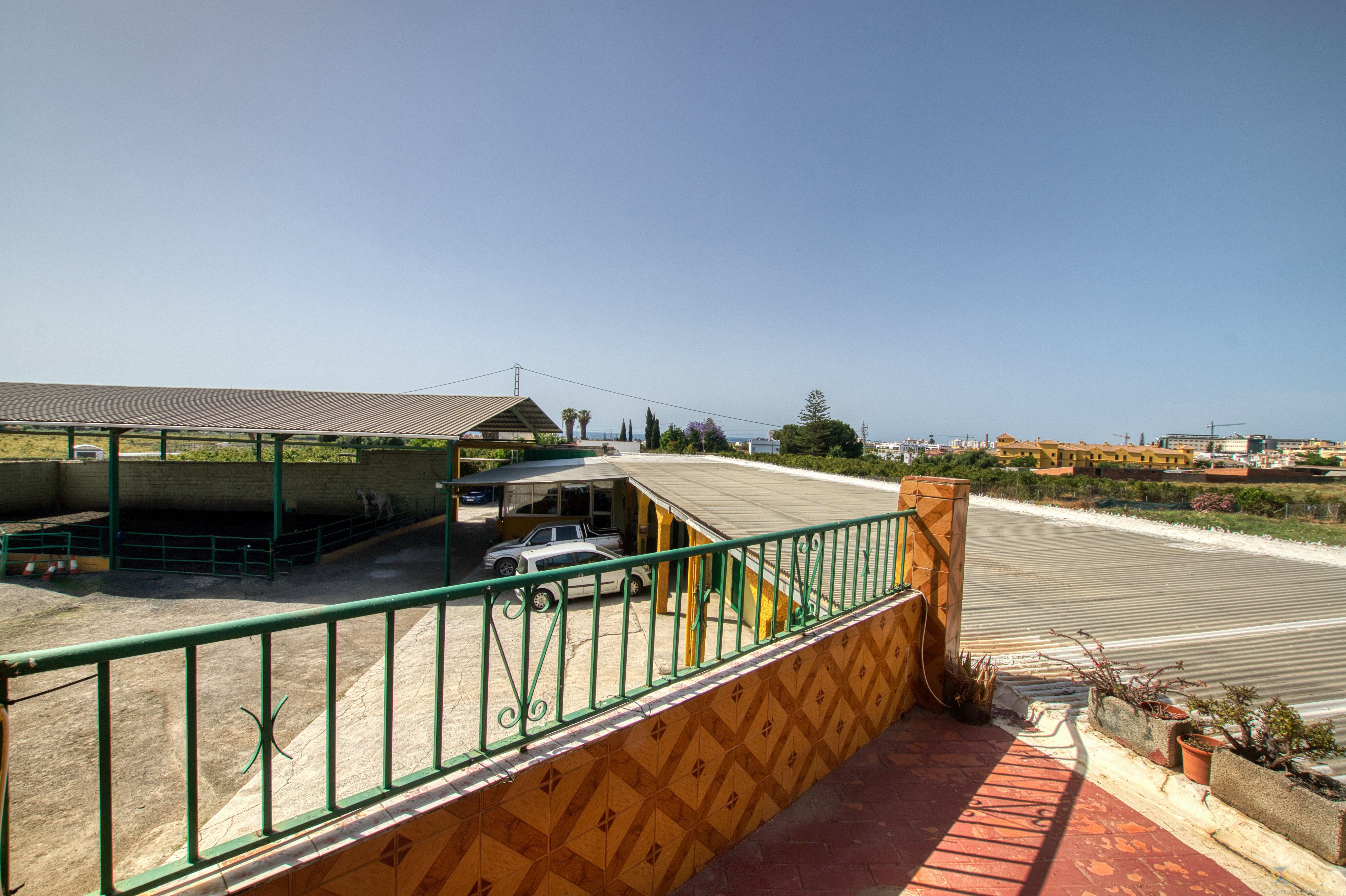 For sale of farmhouse in Torre del mar