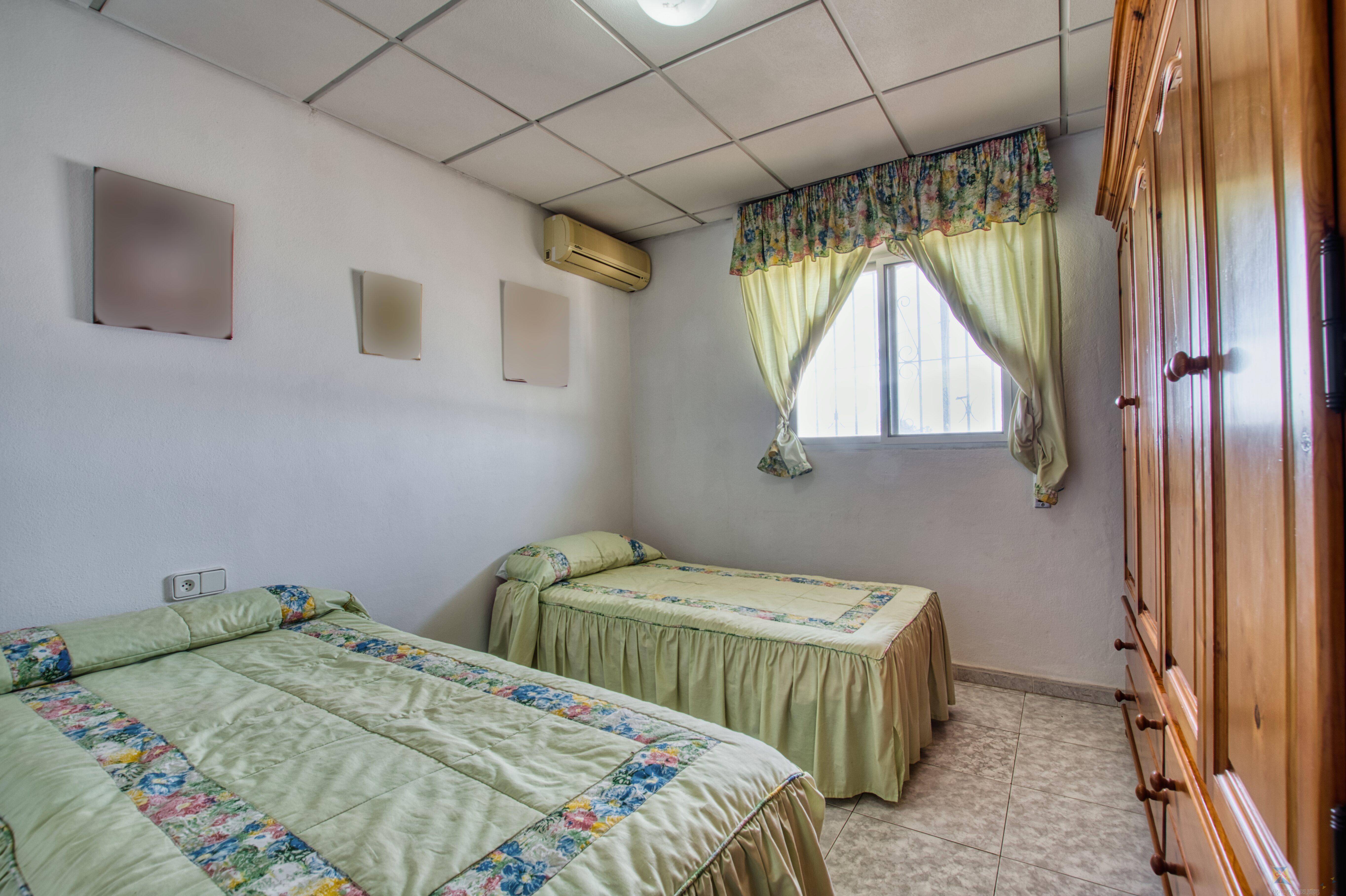 For sale of farmhouse in Torre del mar