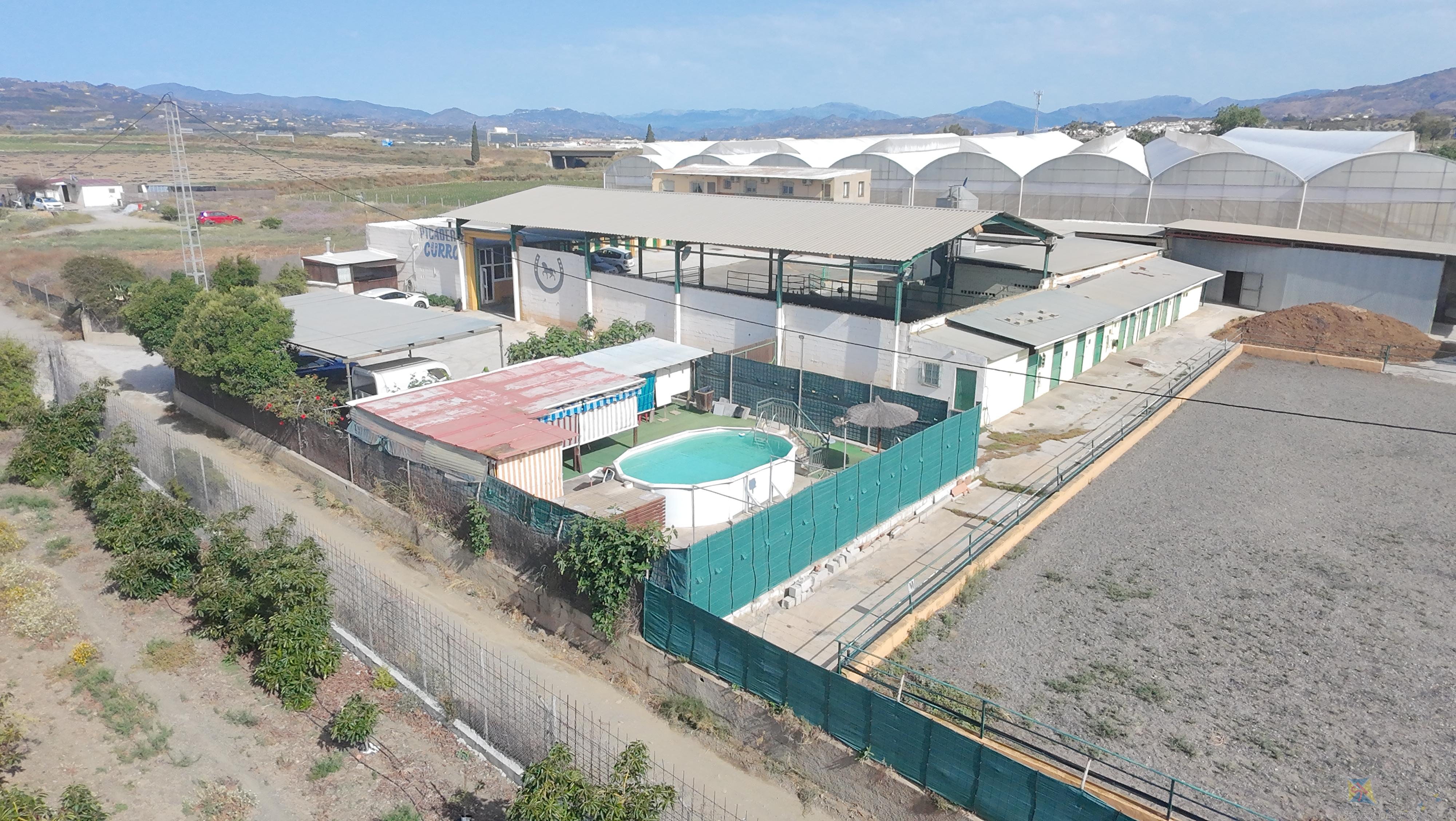 Venta de cortijo en Torre del mar