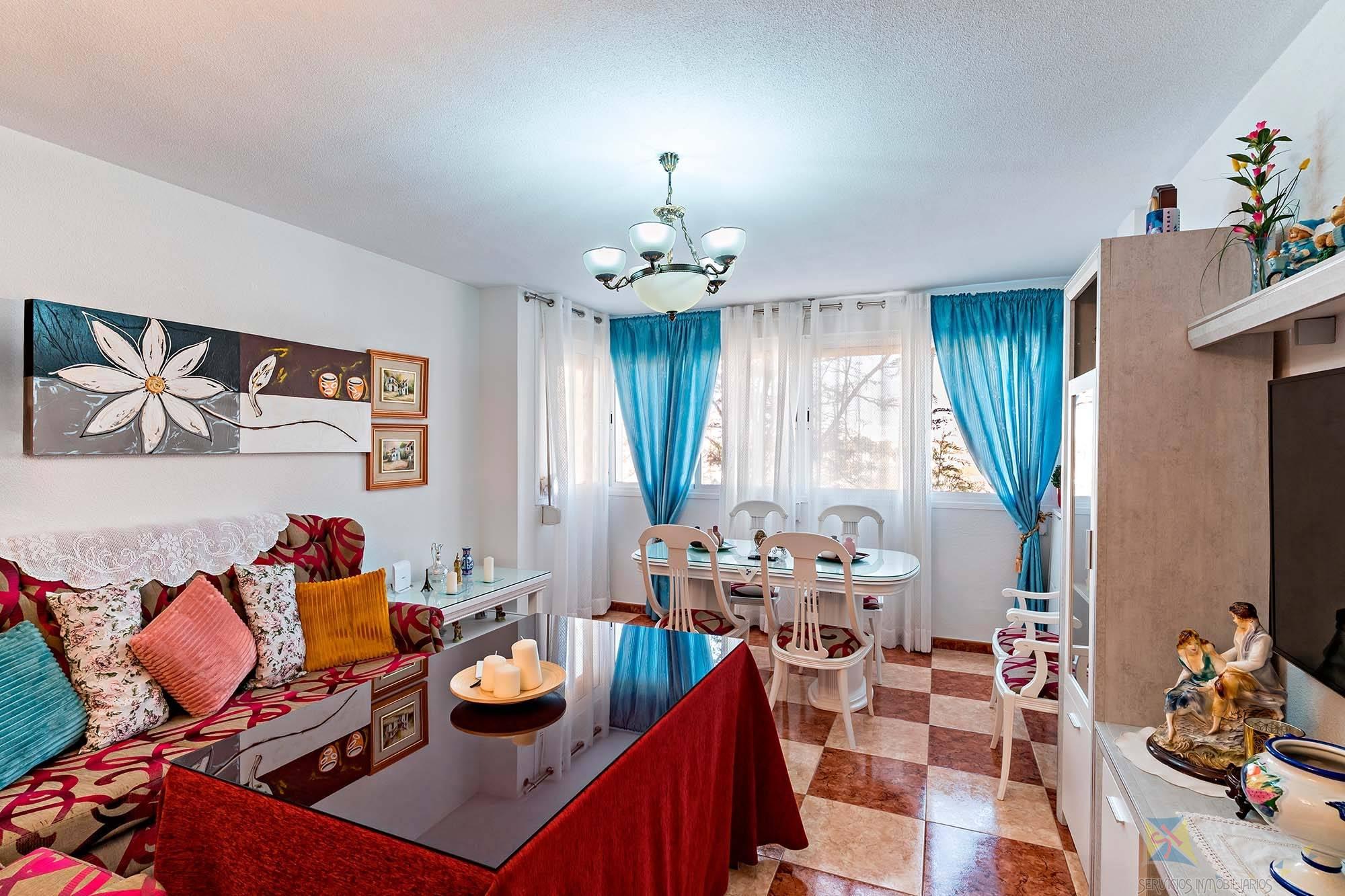 For sale of flat in Roquetas de Mar