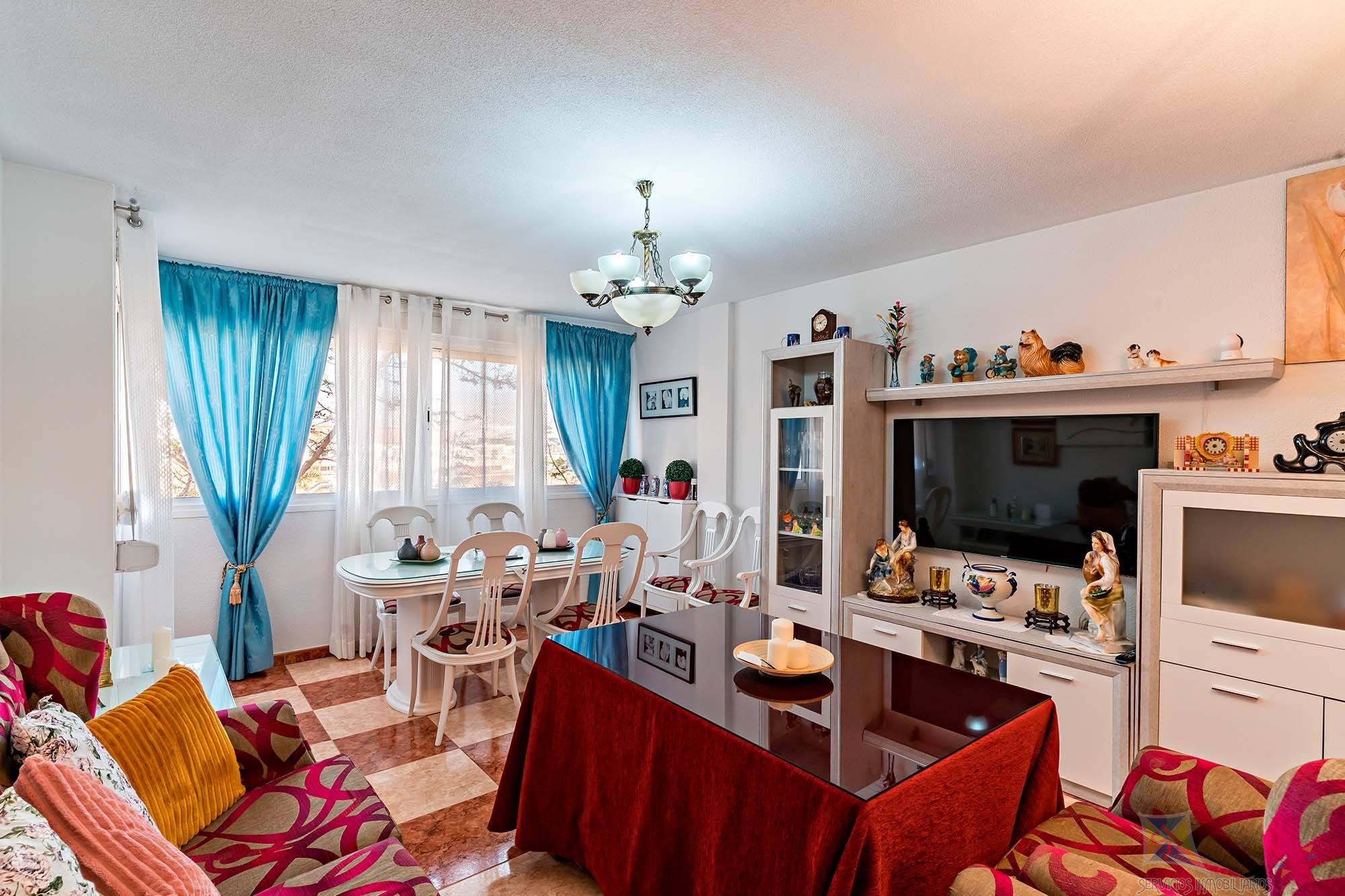 For sale of flat in Roquetas de Mar
