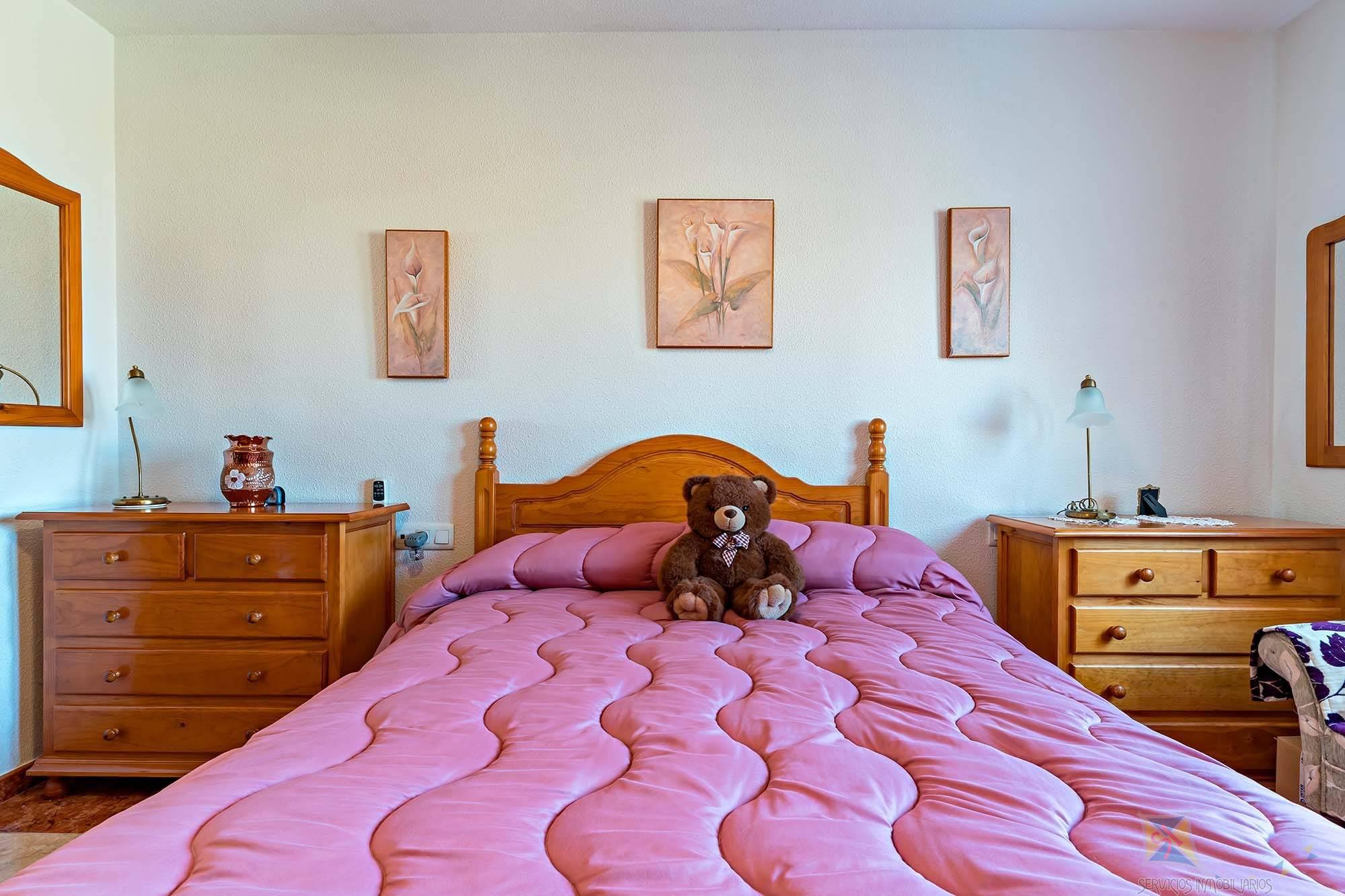 For sale of flat in Roquetas de Mar