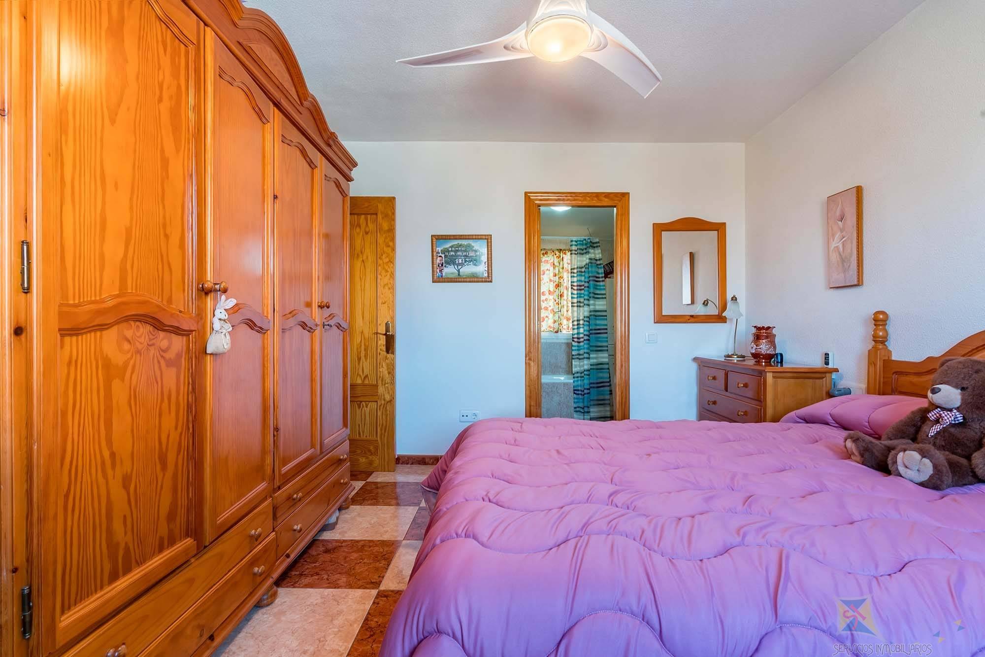 For sale of flat in Roquetas de Mar