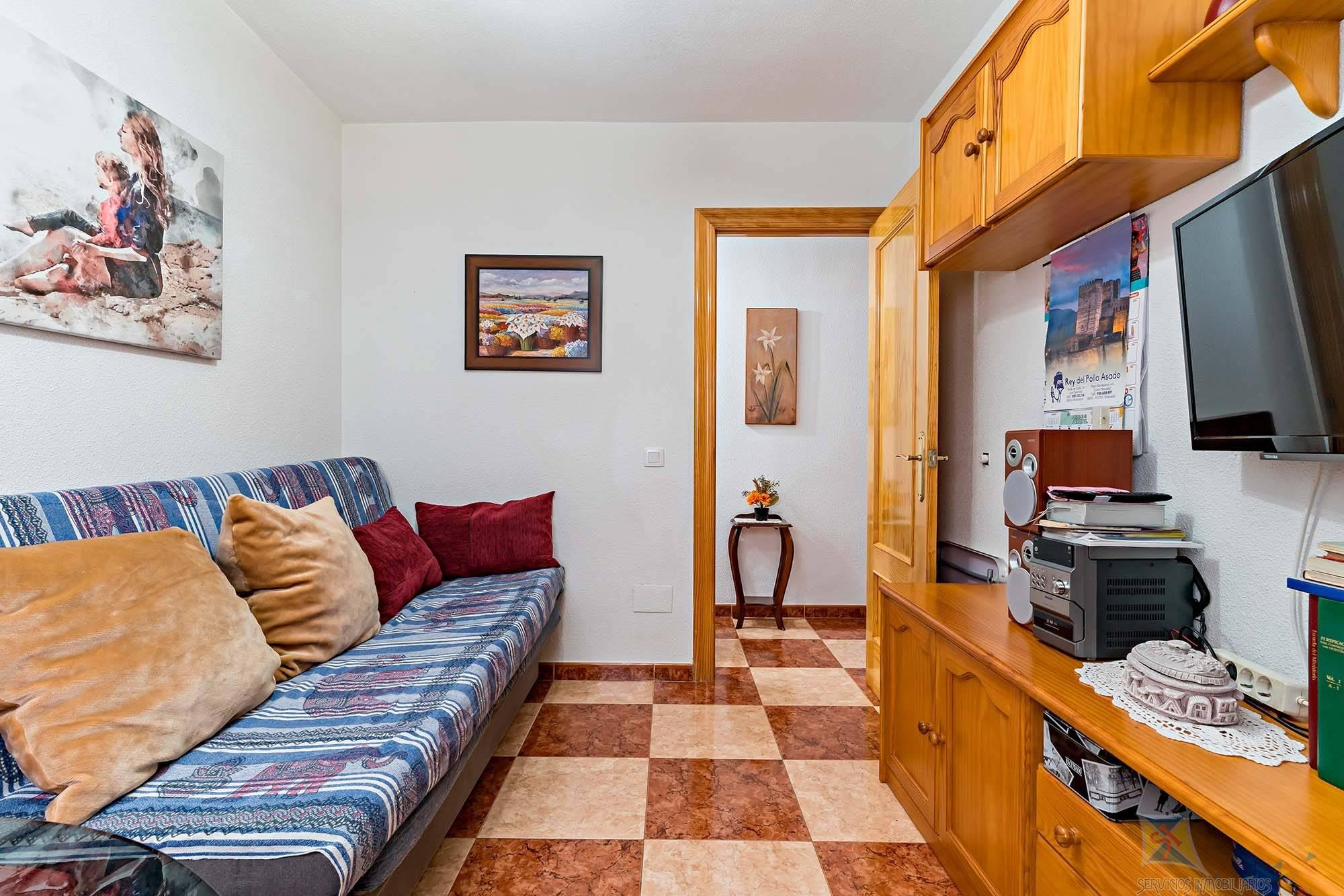 For sale of flat in Roquetas de Mar