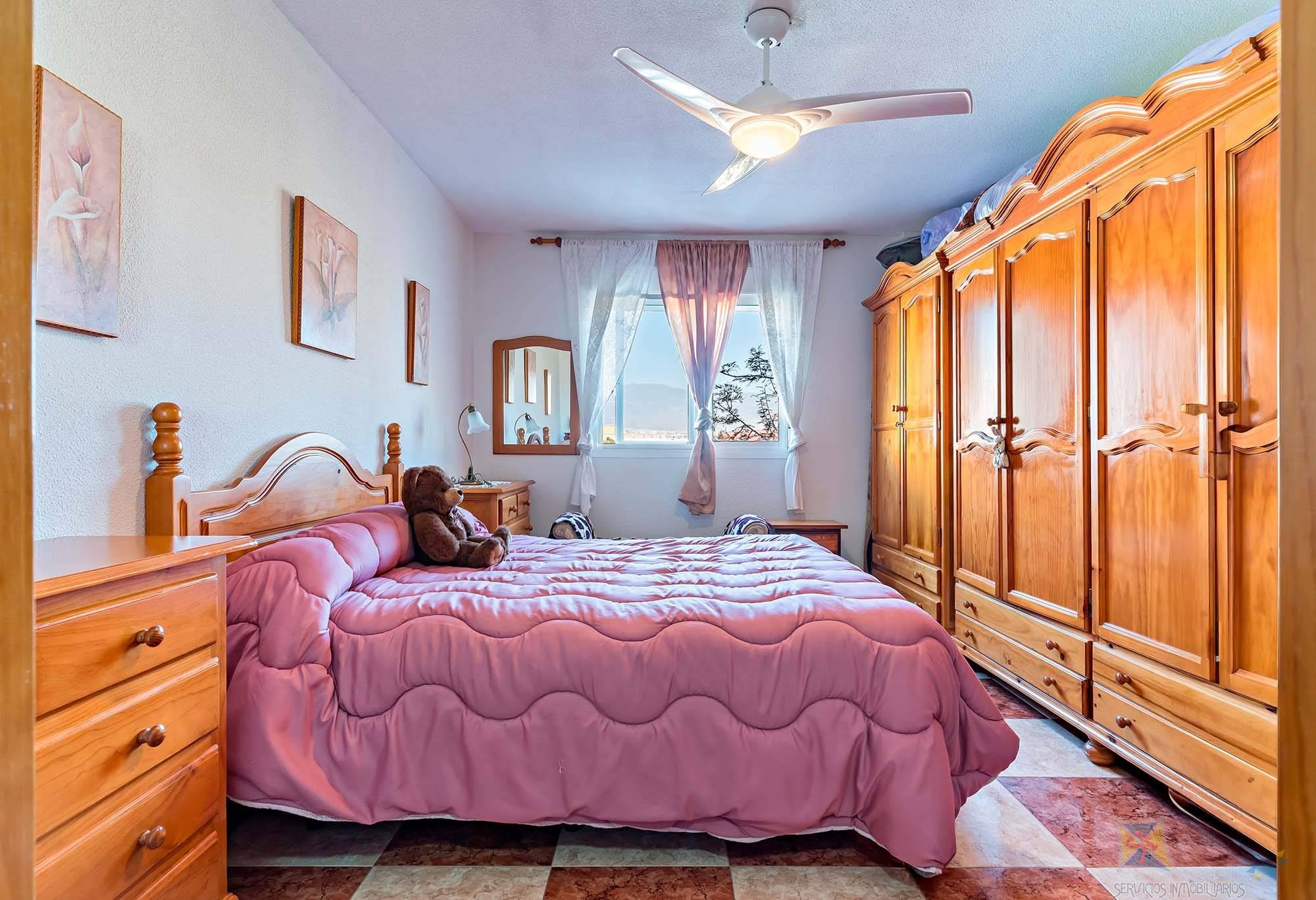 For sale of flat in Roquetas de Mar