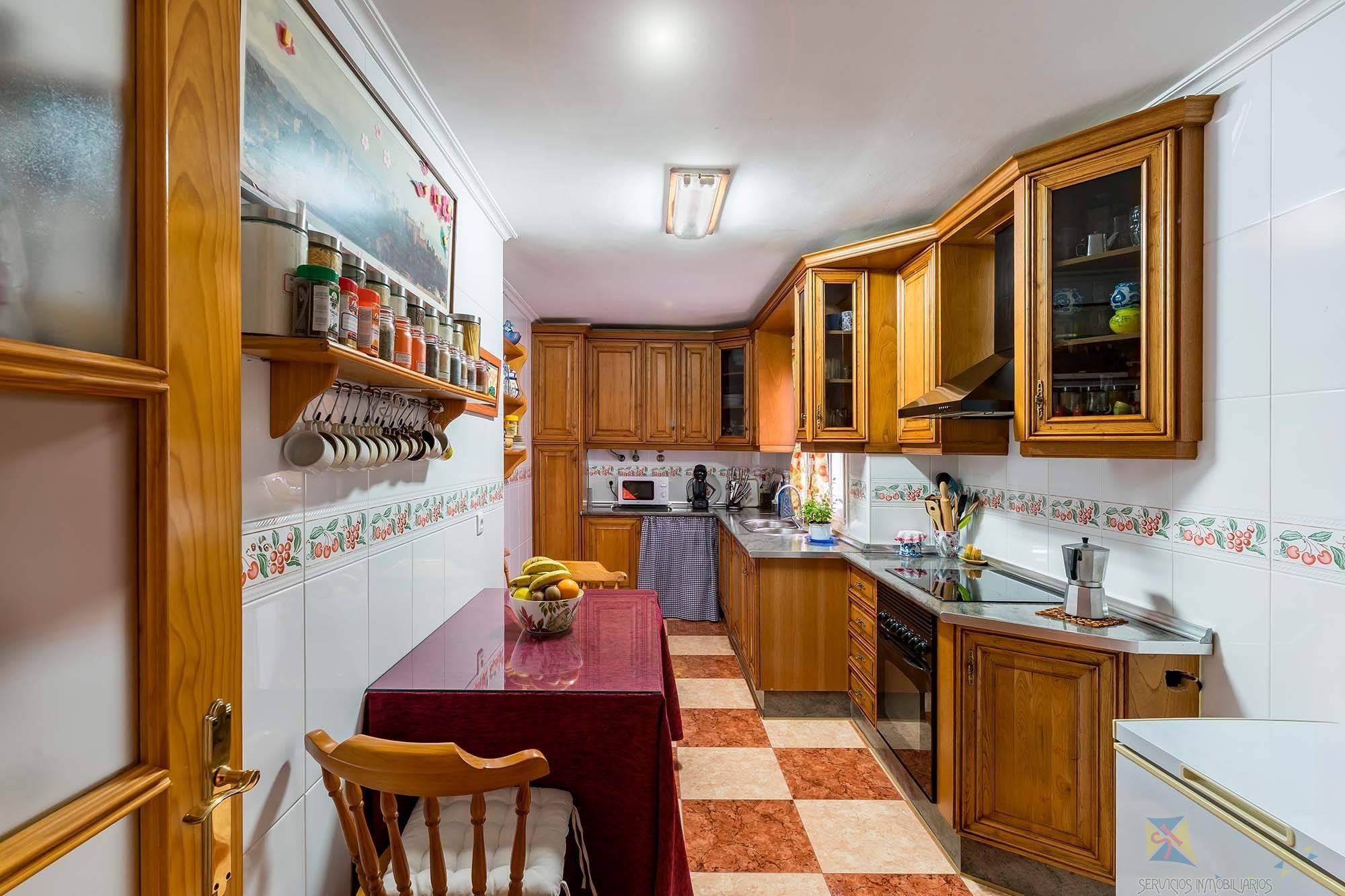 For sale of flat in Roquetas de Mar