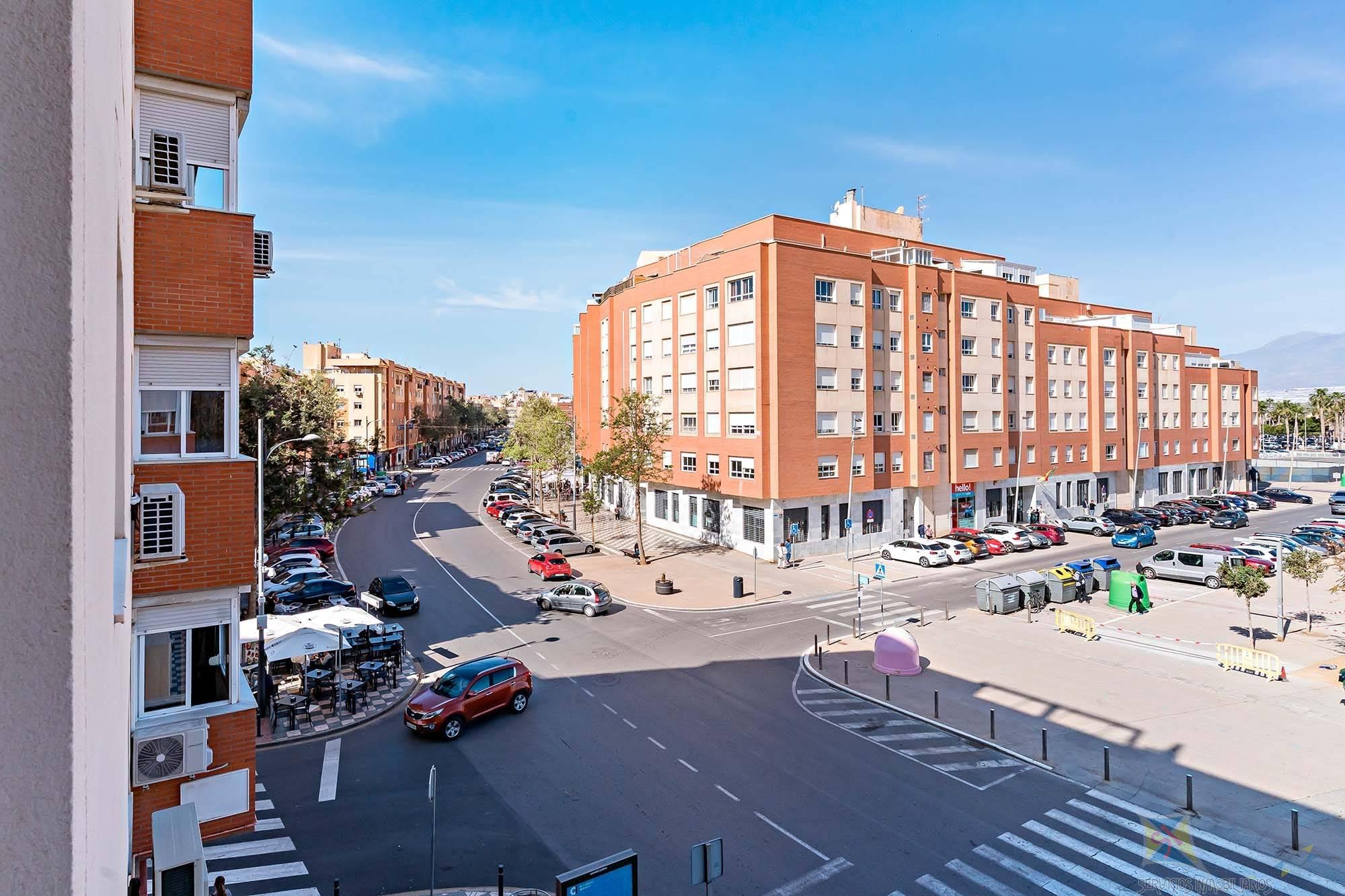 For sale of flat in Roquetas de Mar