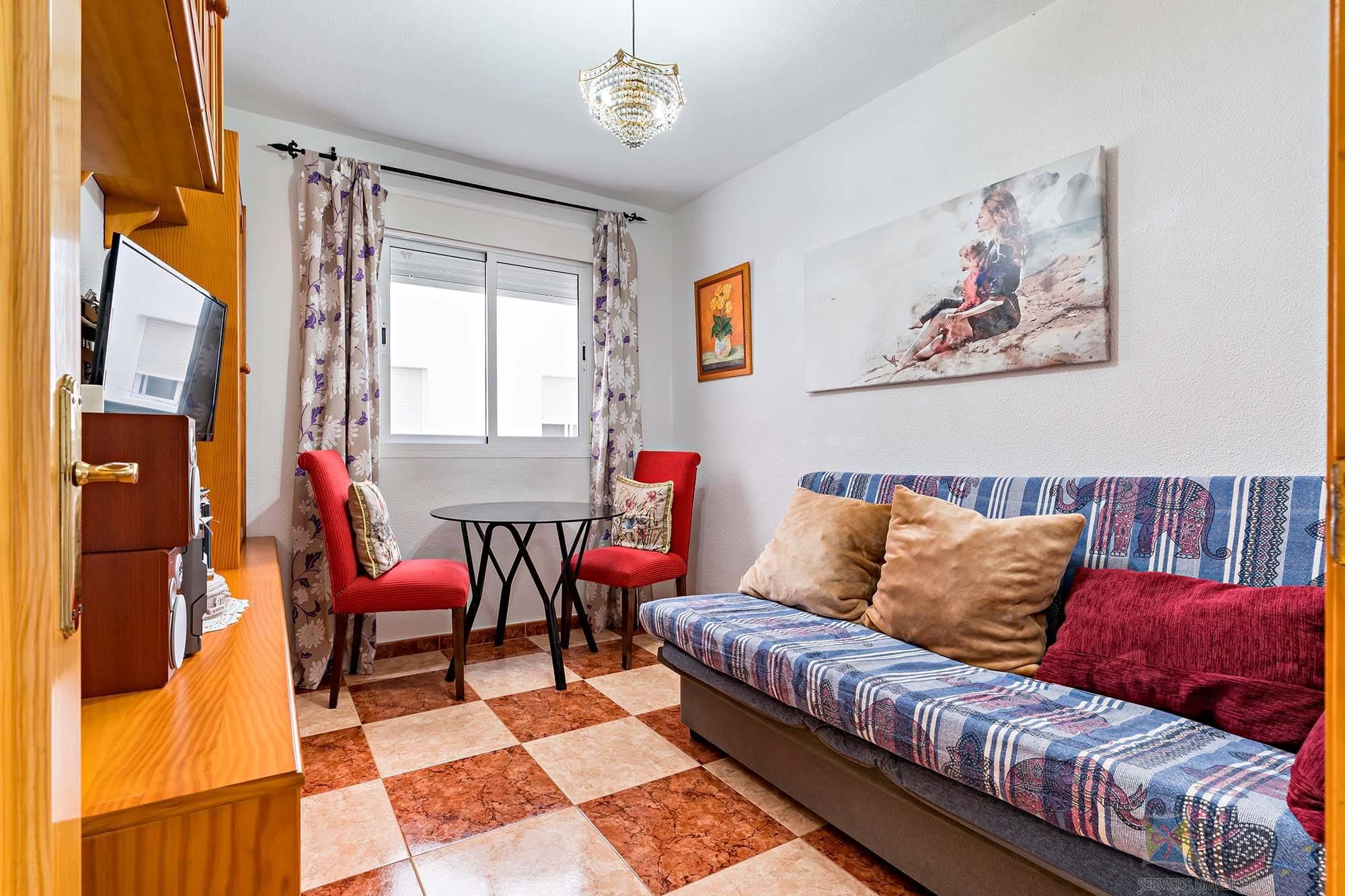 For sale of flat in Roquetas de Mar