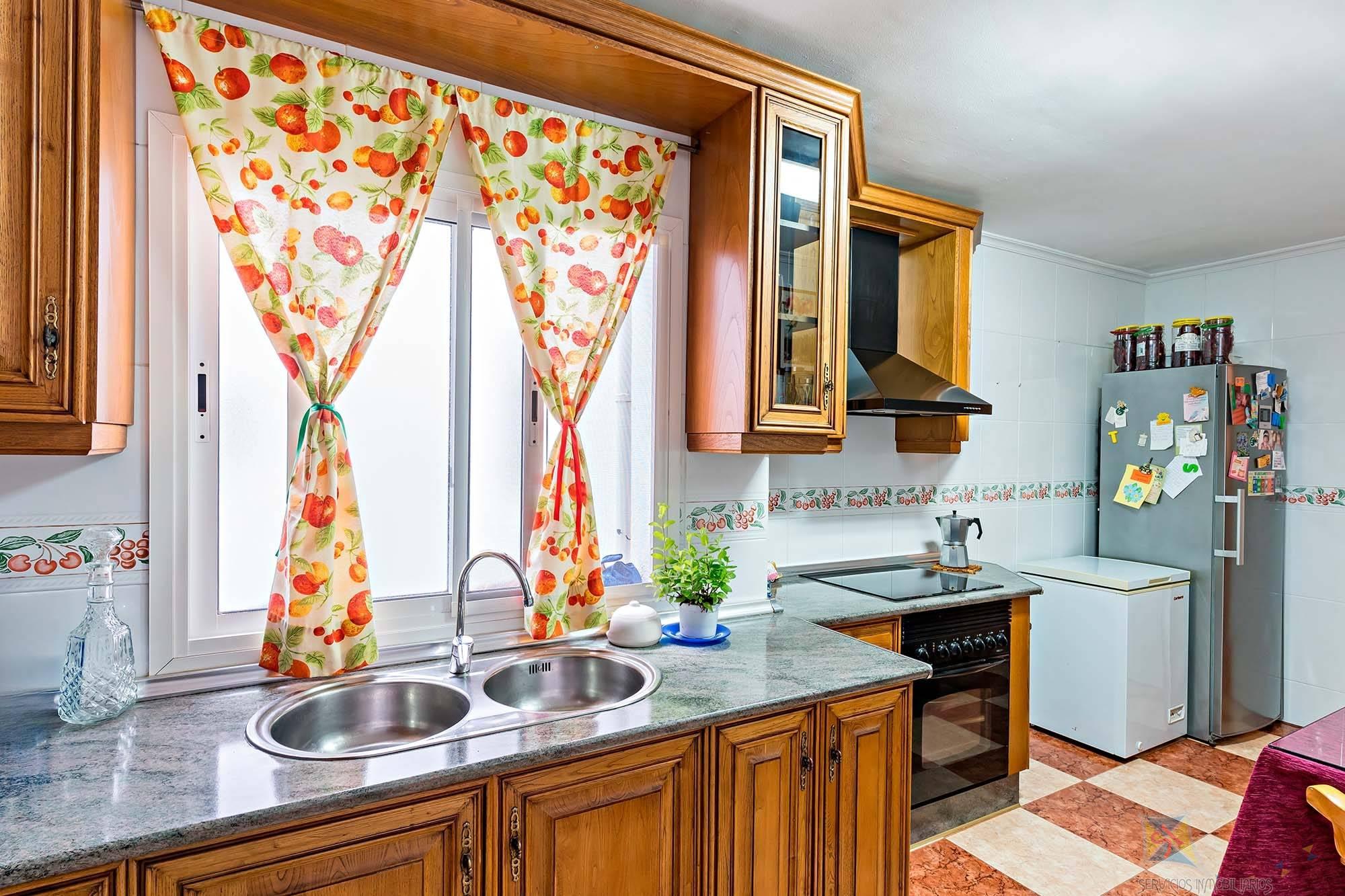 For sale of flat in Roquetas de Mar
