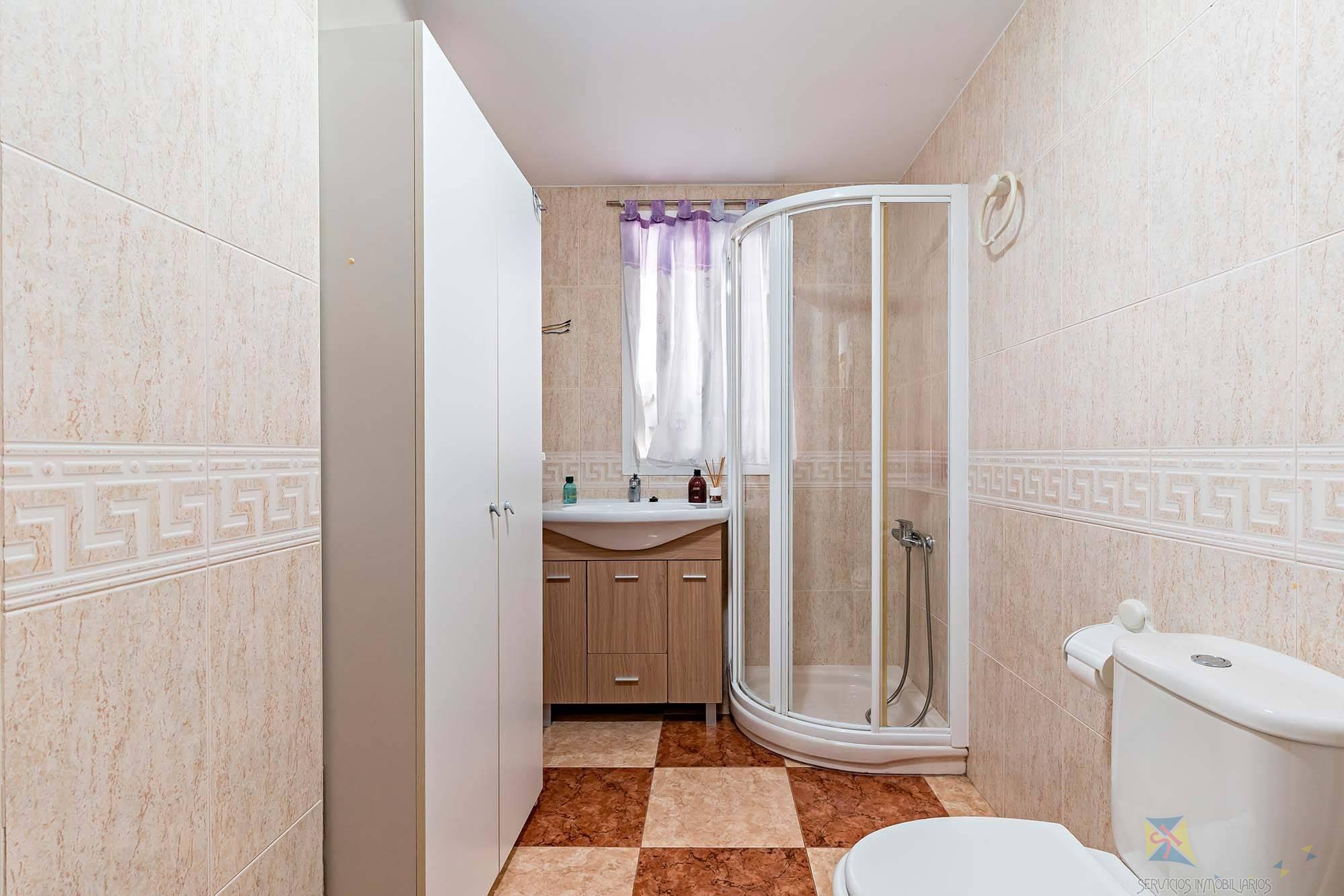For sale of flat in Roquetas de Mar