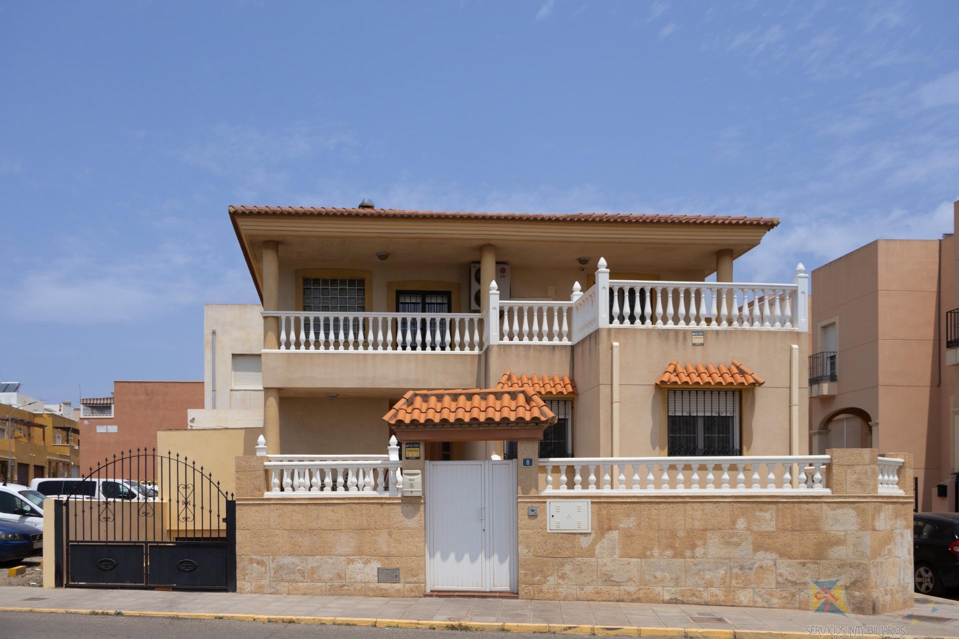 For sale of chalet in Pechina