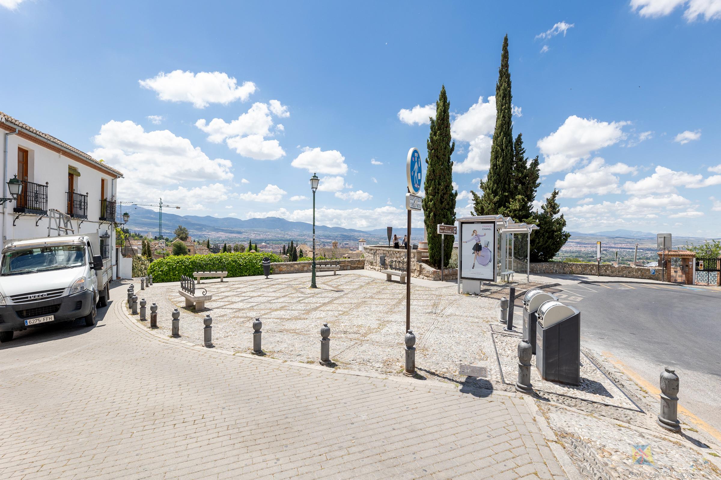 For sale of villa in Granada