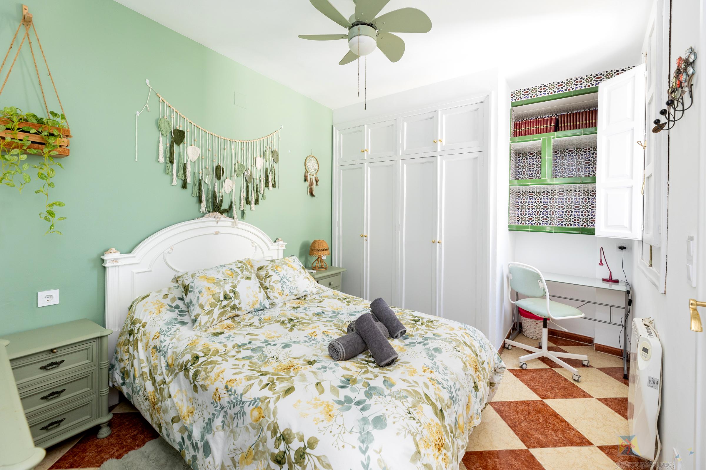 For sale of villa in Granada