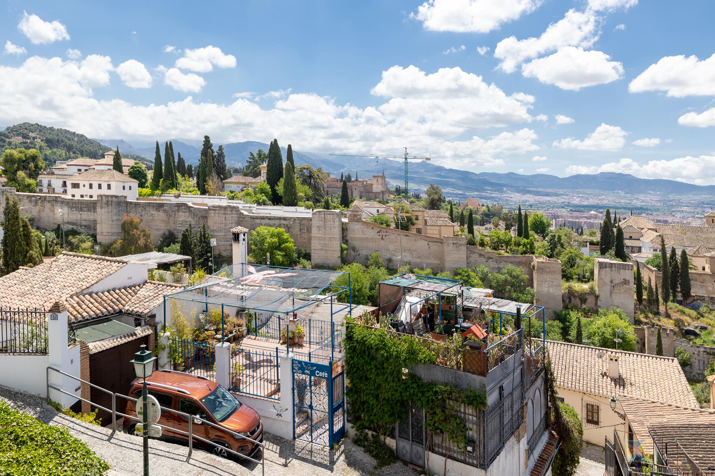 For sale of villa in Granada