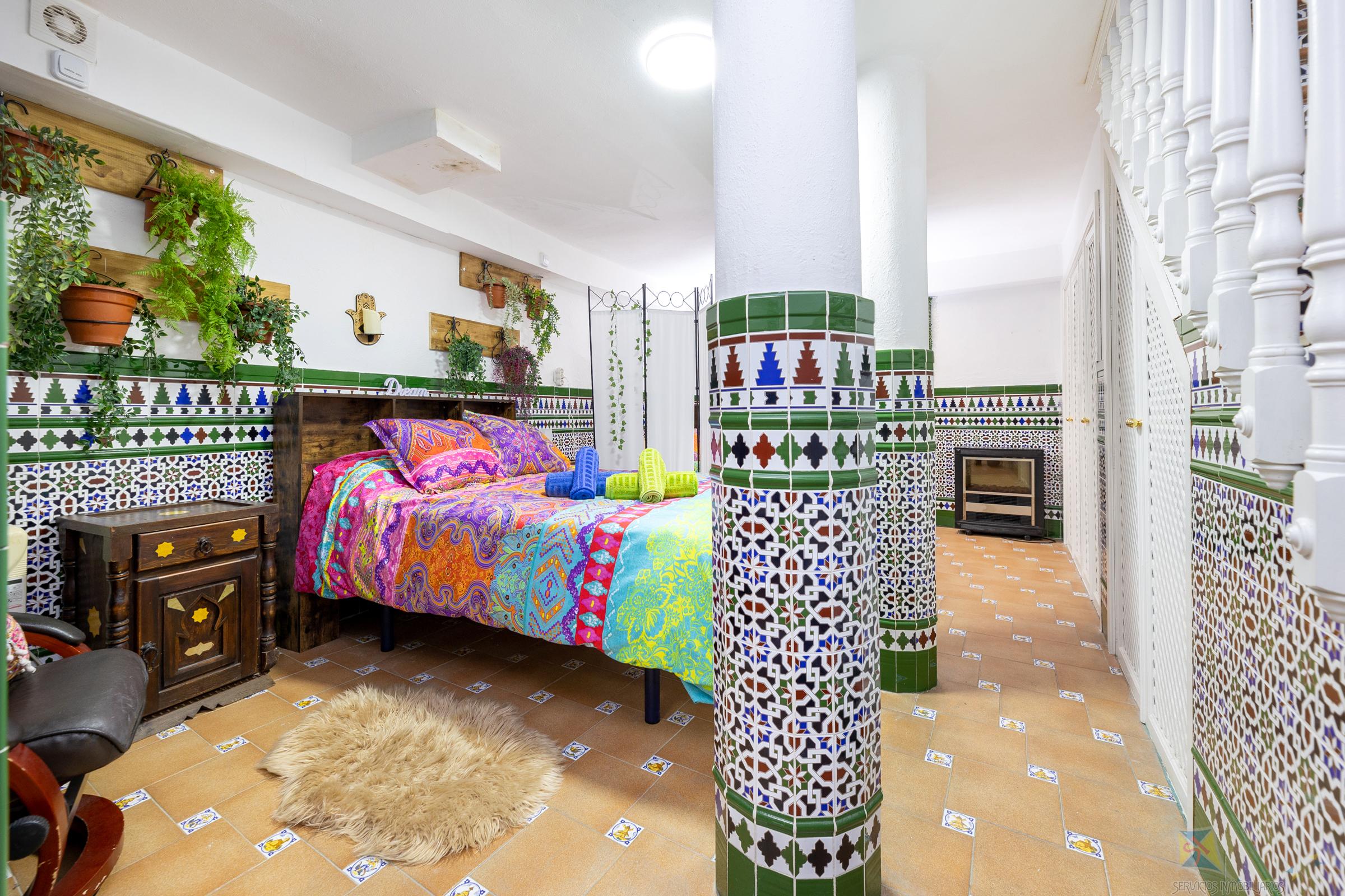 For sale of villa in Granada