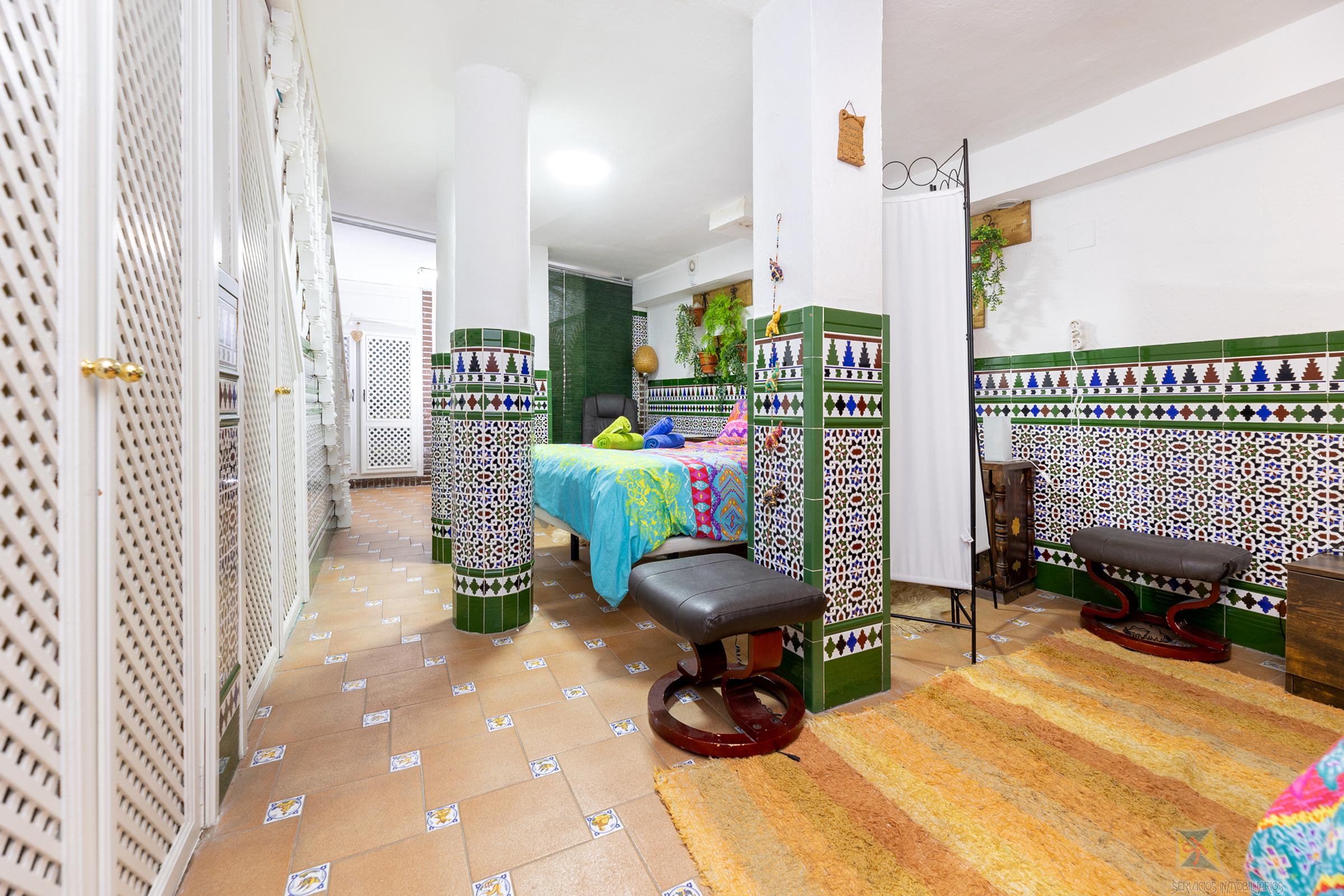 For sale of villa in Granada