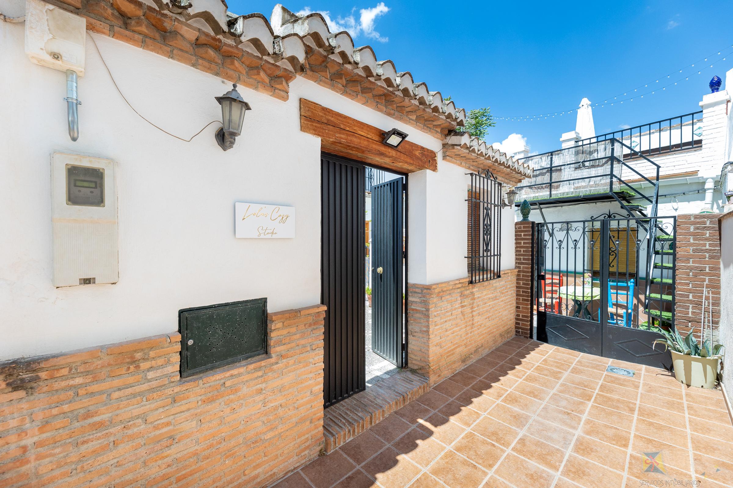 For sale of villa in Granada