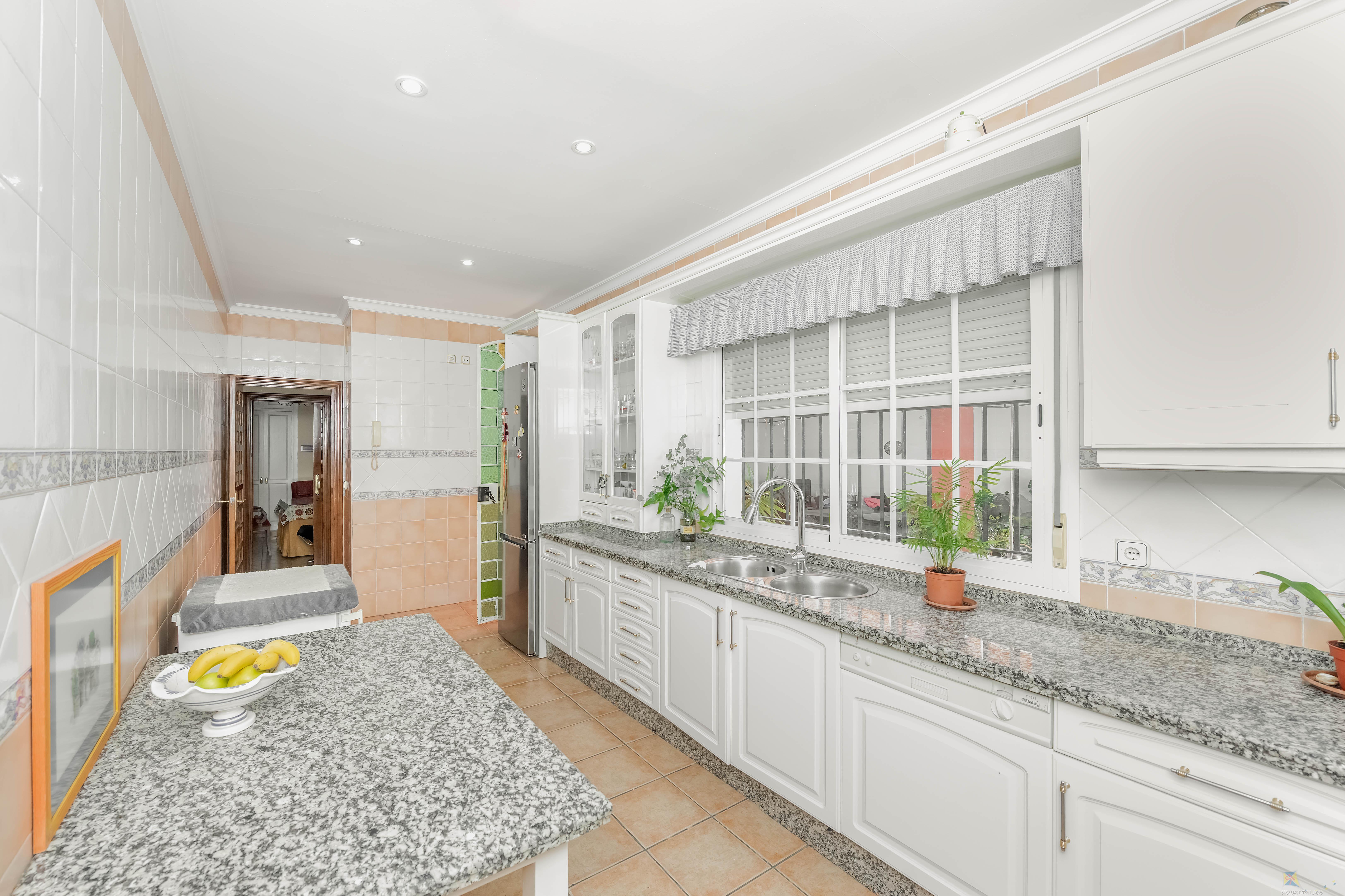 For sale of villa in Dos Hermanas