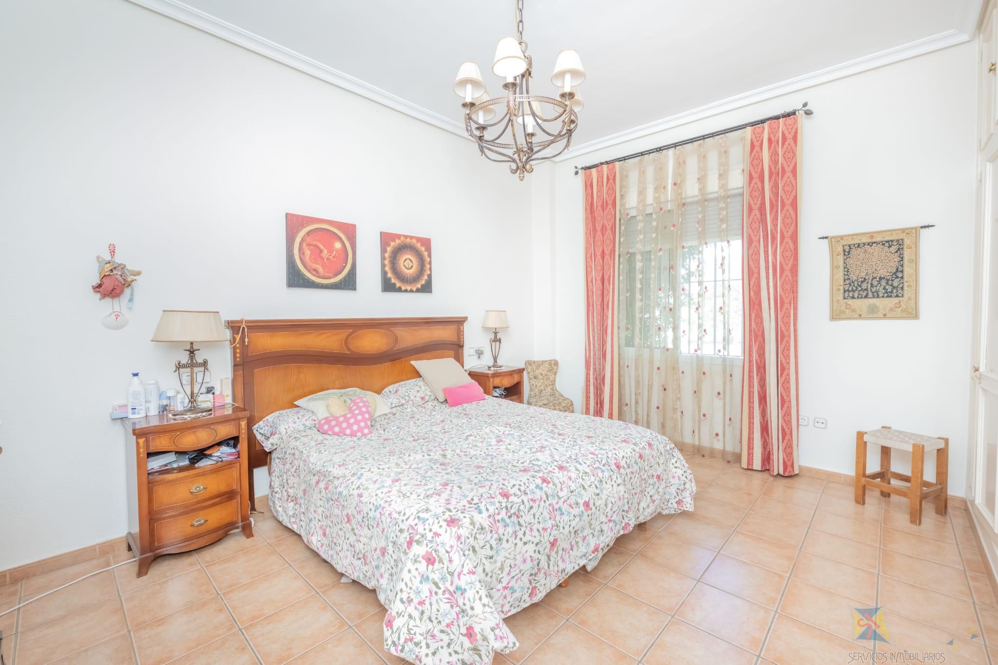 For sale of villa in Dos Hermanas
