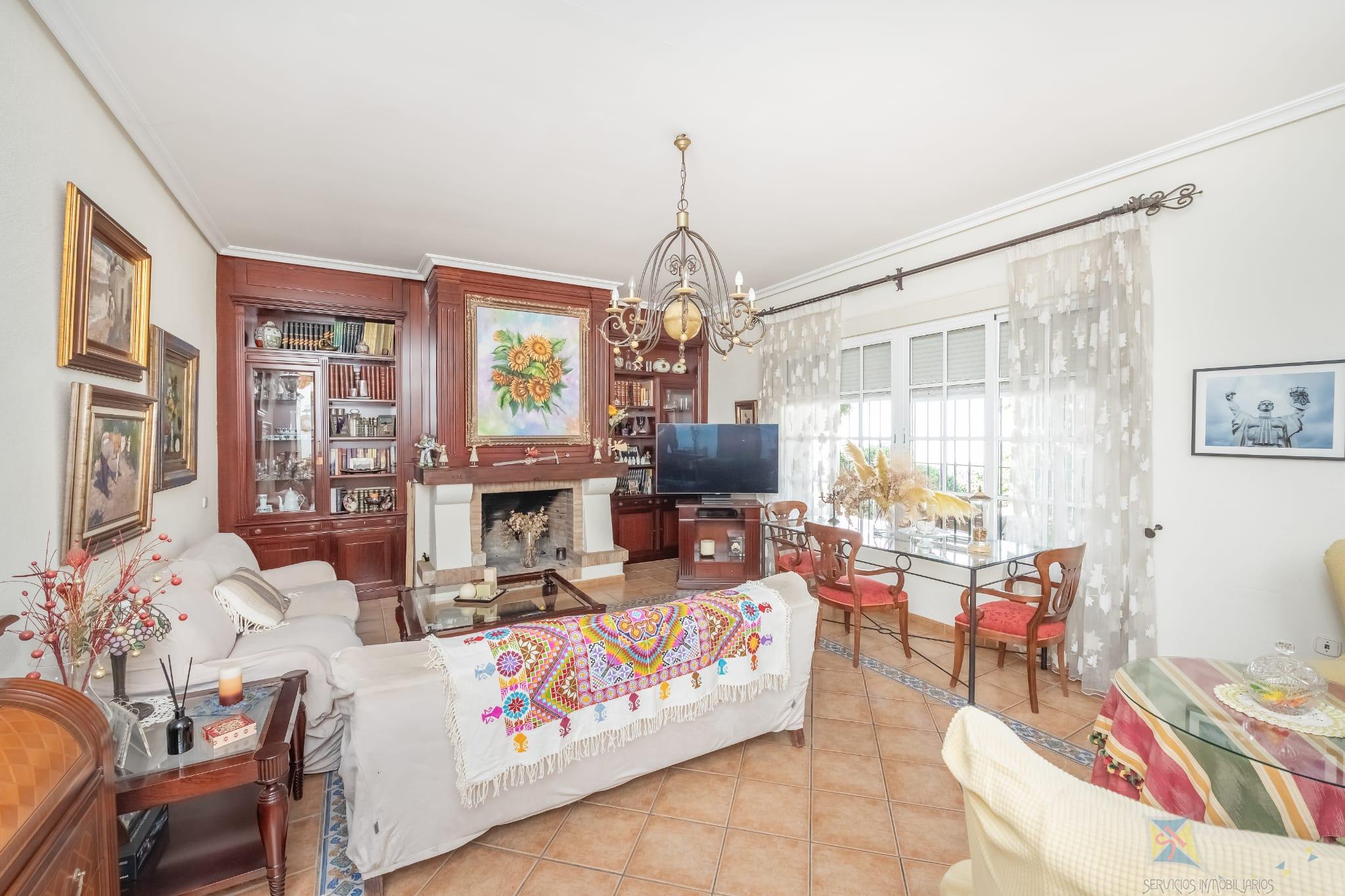 For sale of villa in Dos Hermanas